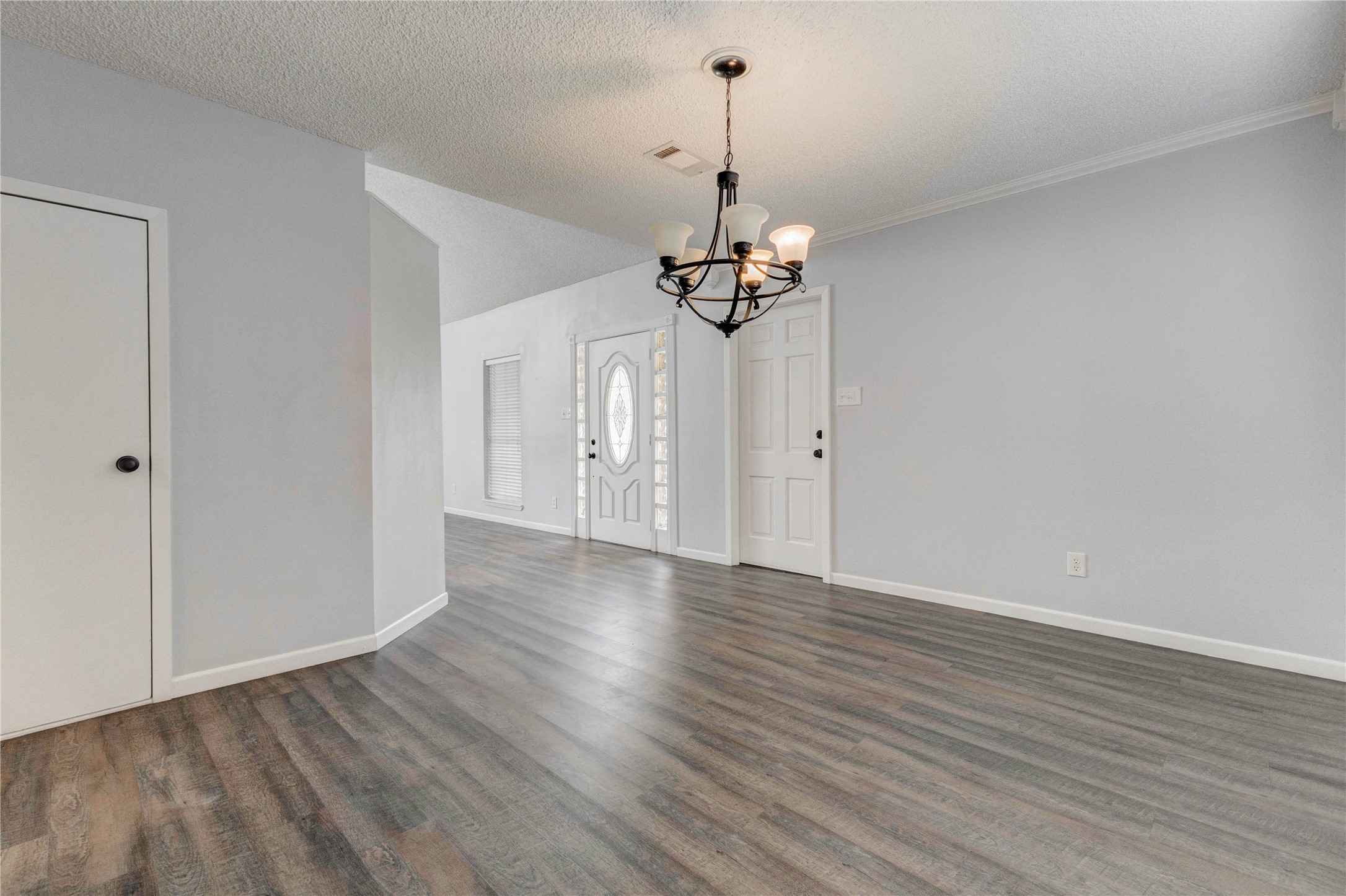 9614 Charter Ridge Drive Property Photo 6