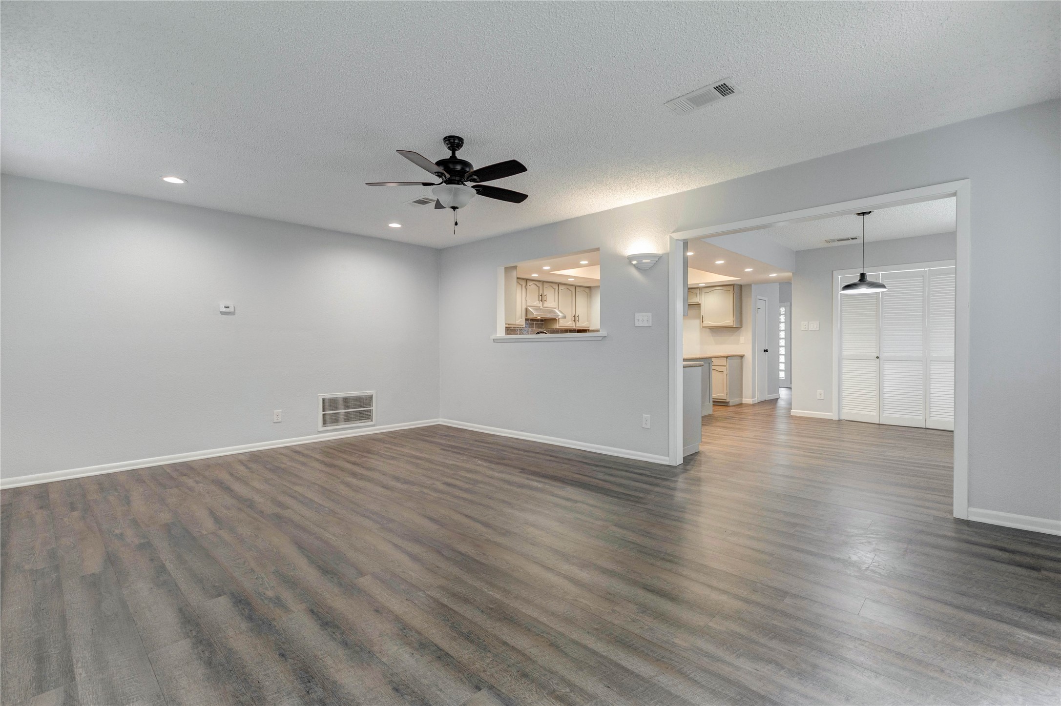 9614 Charter Ridge Drive Property Photo 12