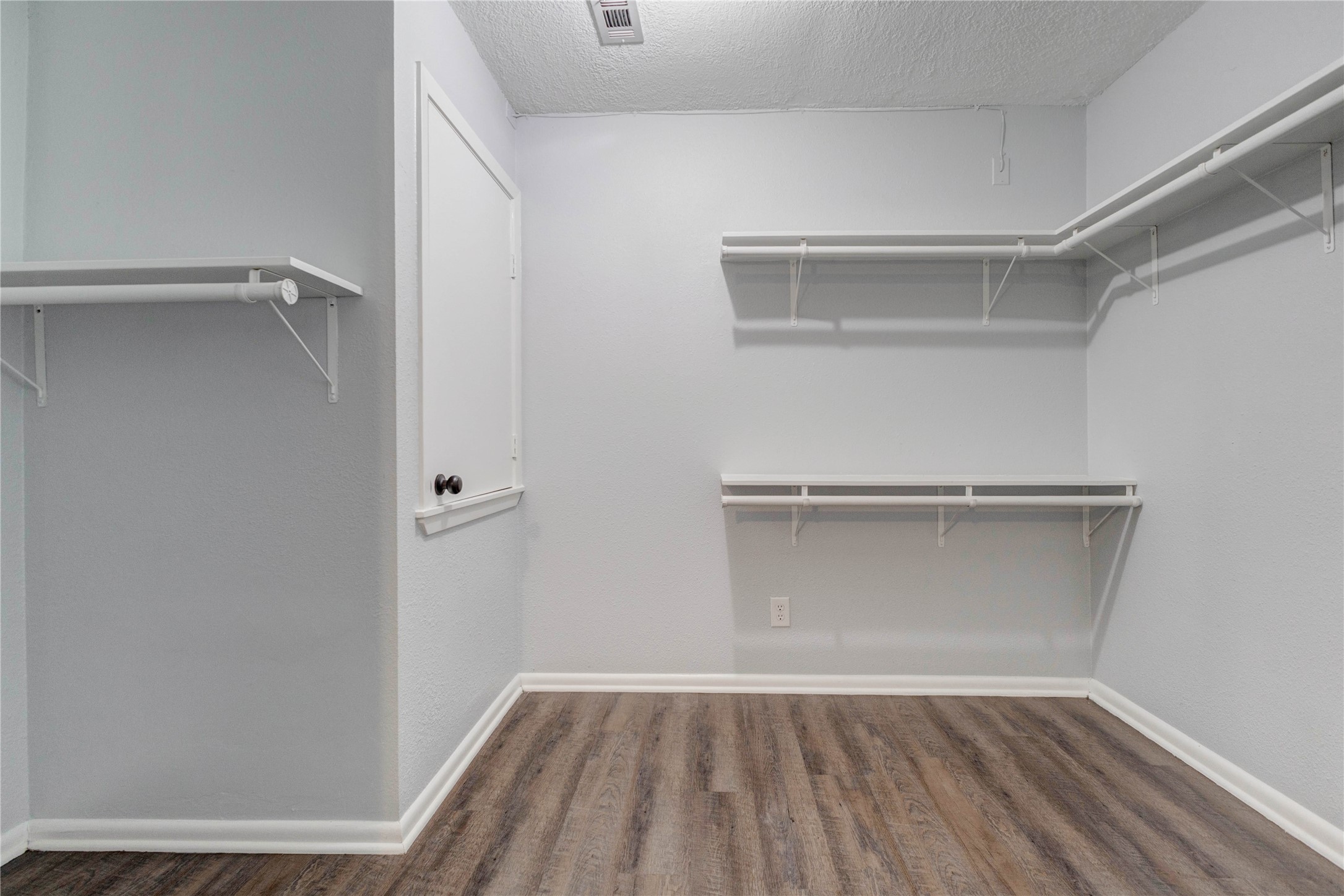 9614 Charter Ridge Drive Property Photo 18