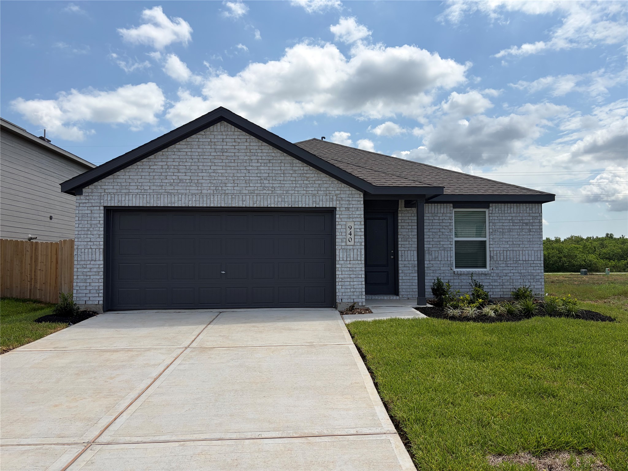 940 Woodhaven Lakes Drive Property Photo 1