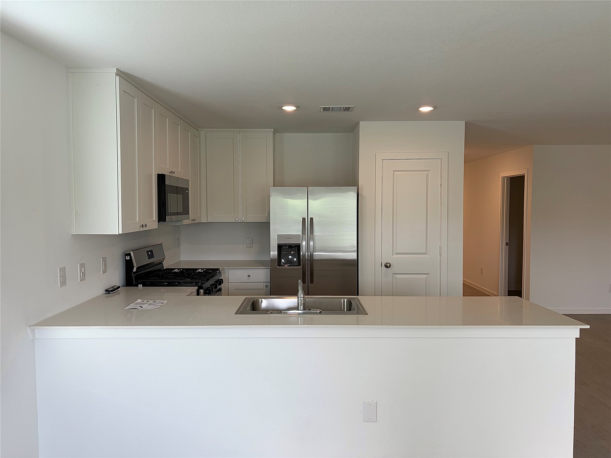 940 Woodhaven Lakes Drive Property Photo 11