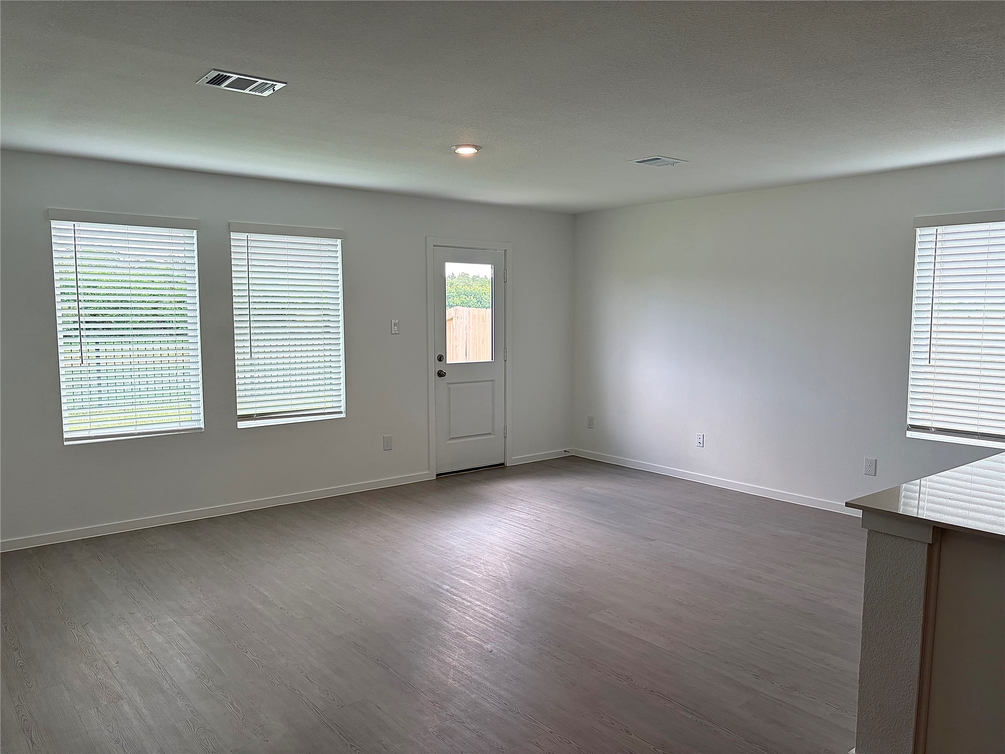 940 Woodhaven Lakes Drive Property Photo 13