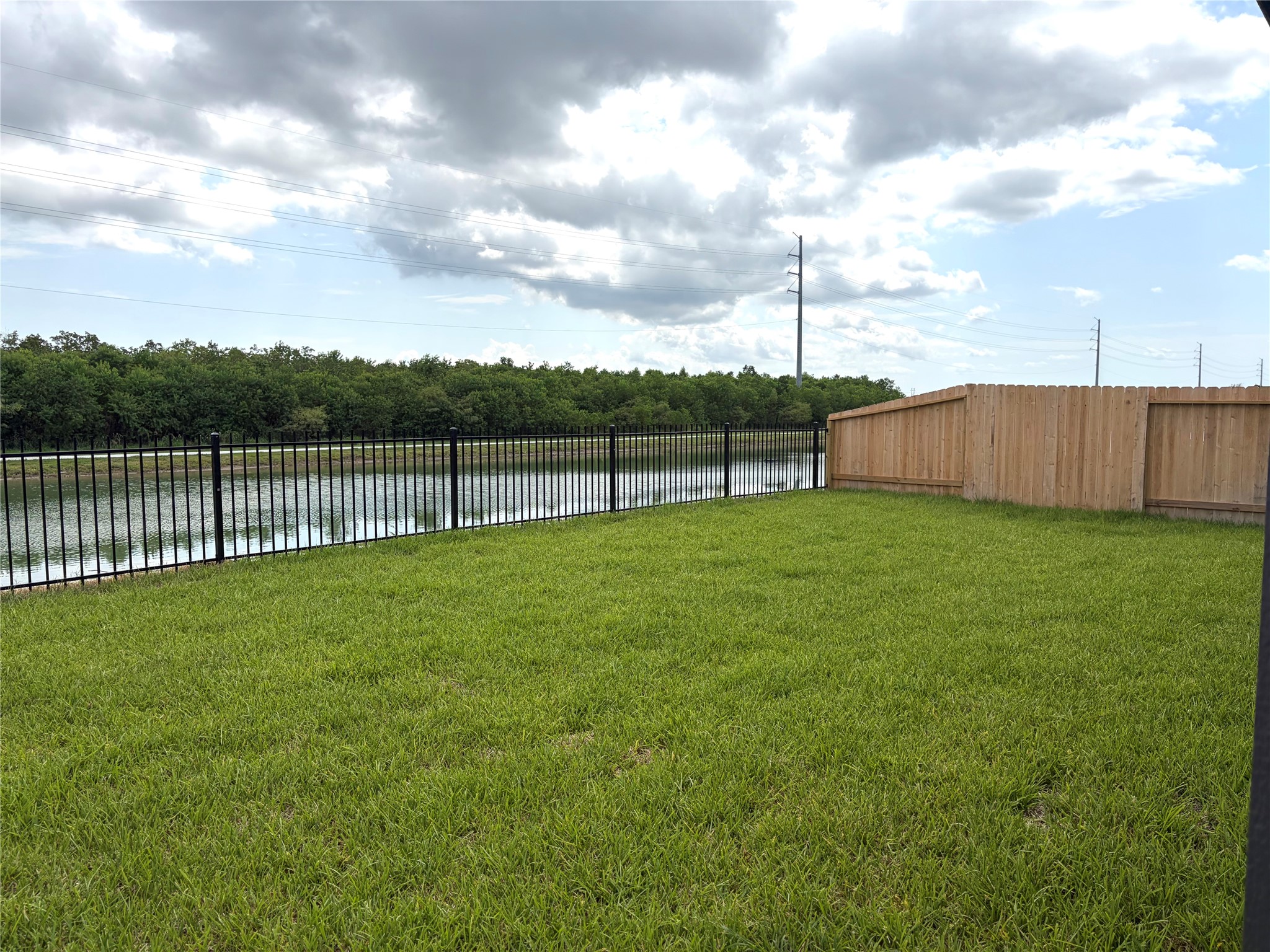 940 Woodhaven Lakes Drive Property Photo 18