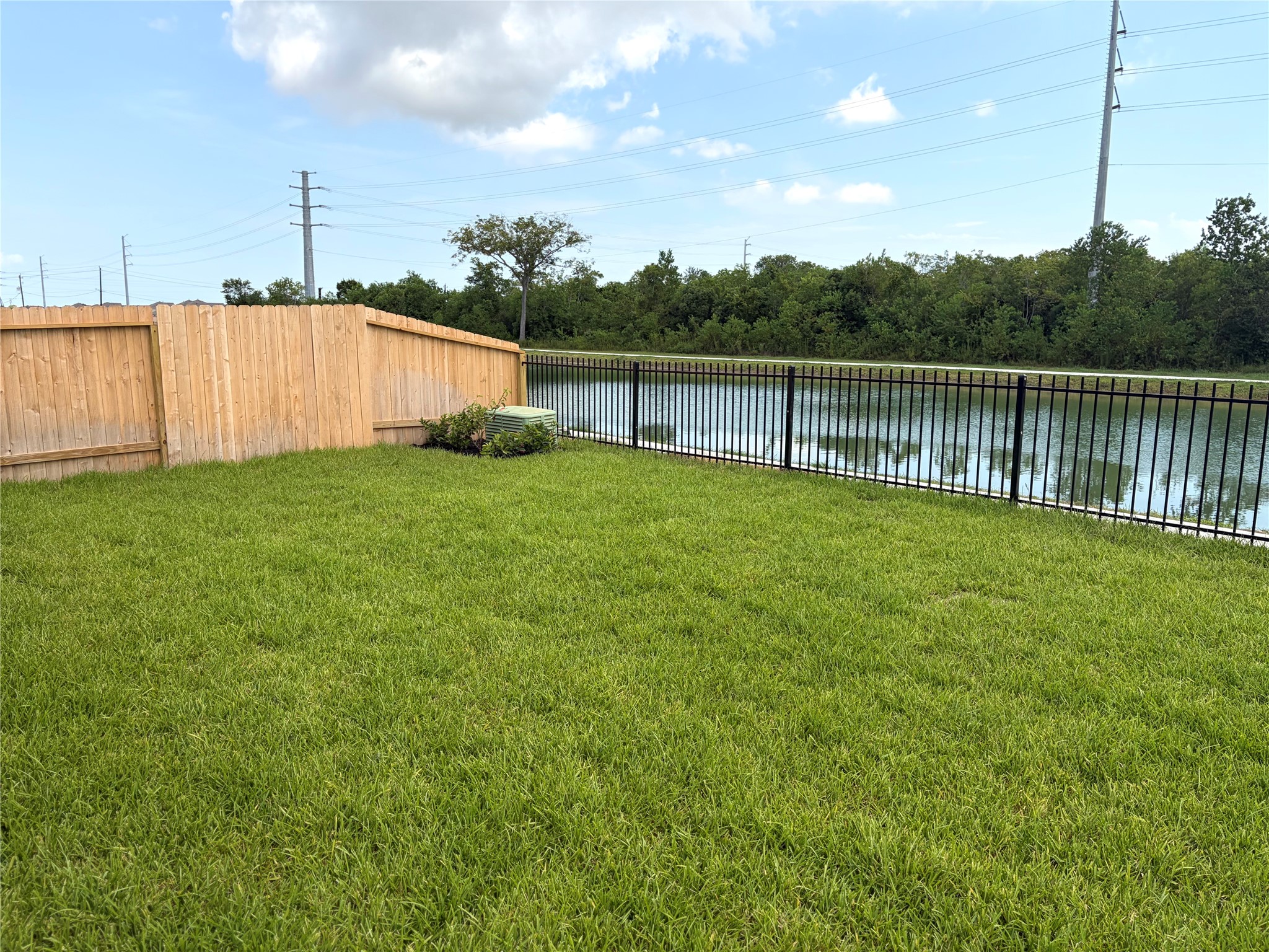 940 Woodhaven Lakes Drive Property Photo 19