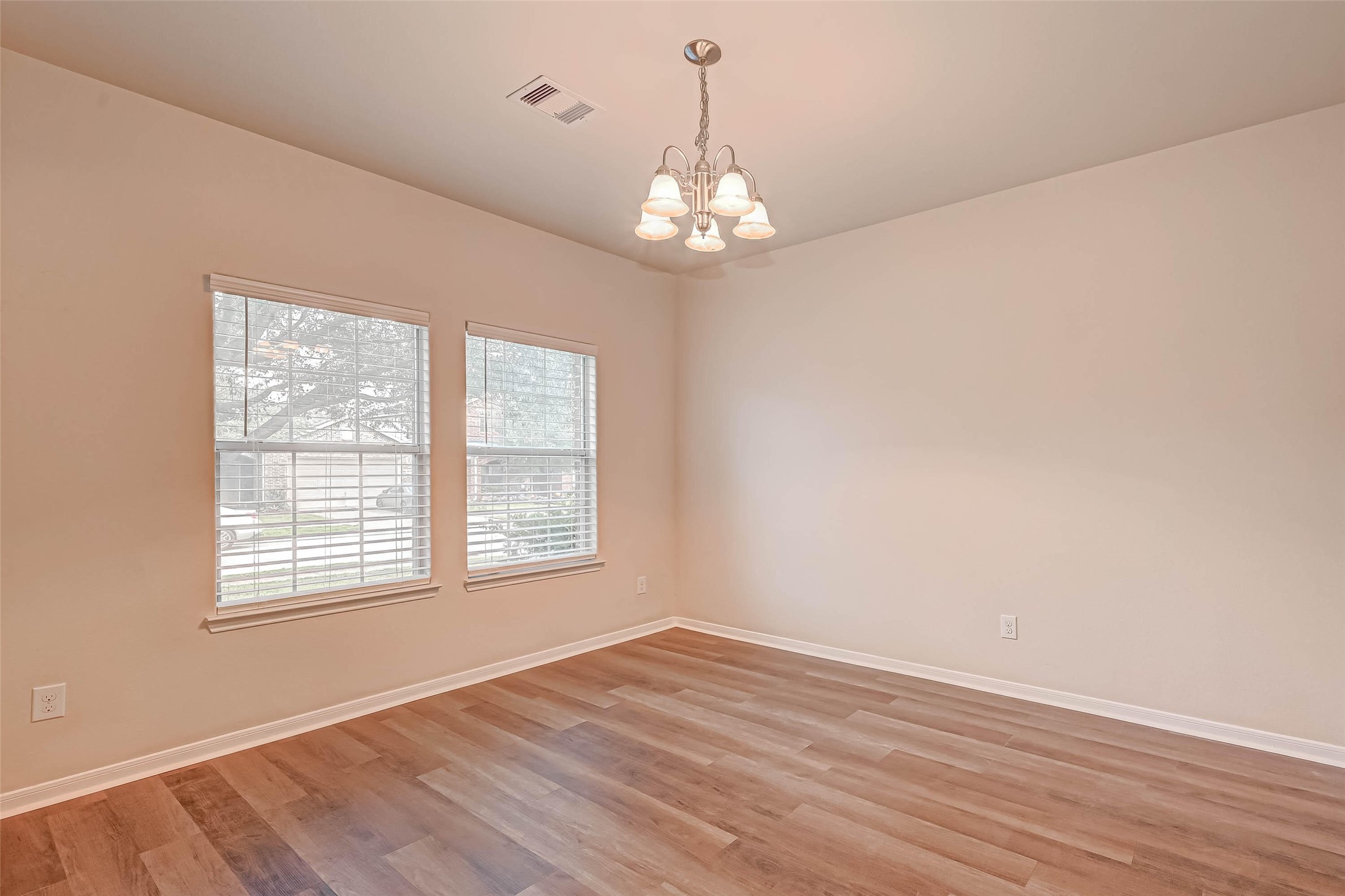2815 Mustang Hill Lane Property Photo 7
