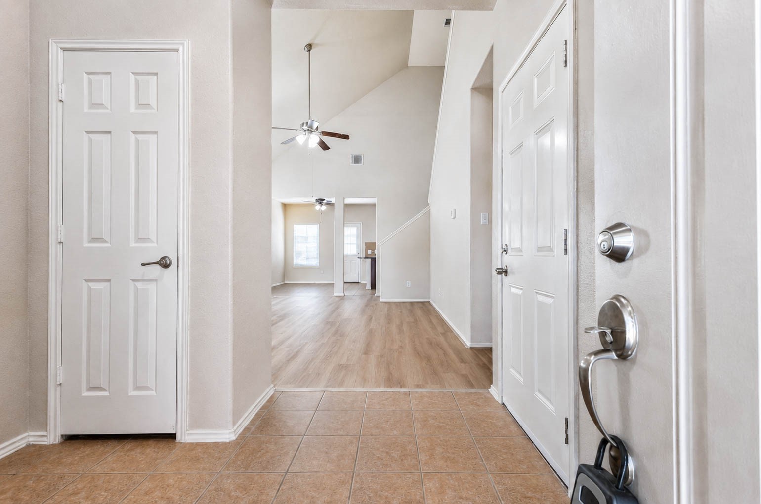 10311 Whisper Bluff Drive Property Photo 3