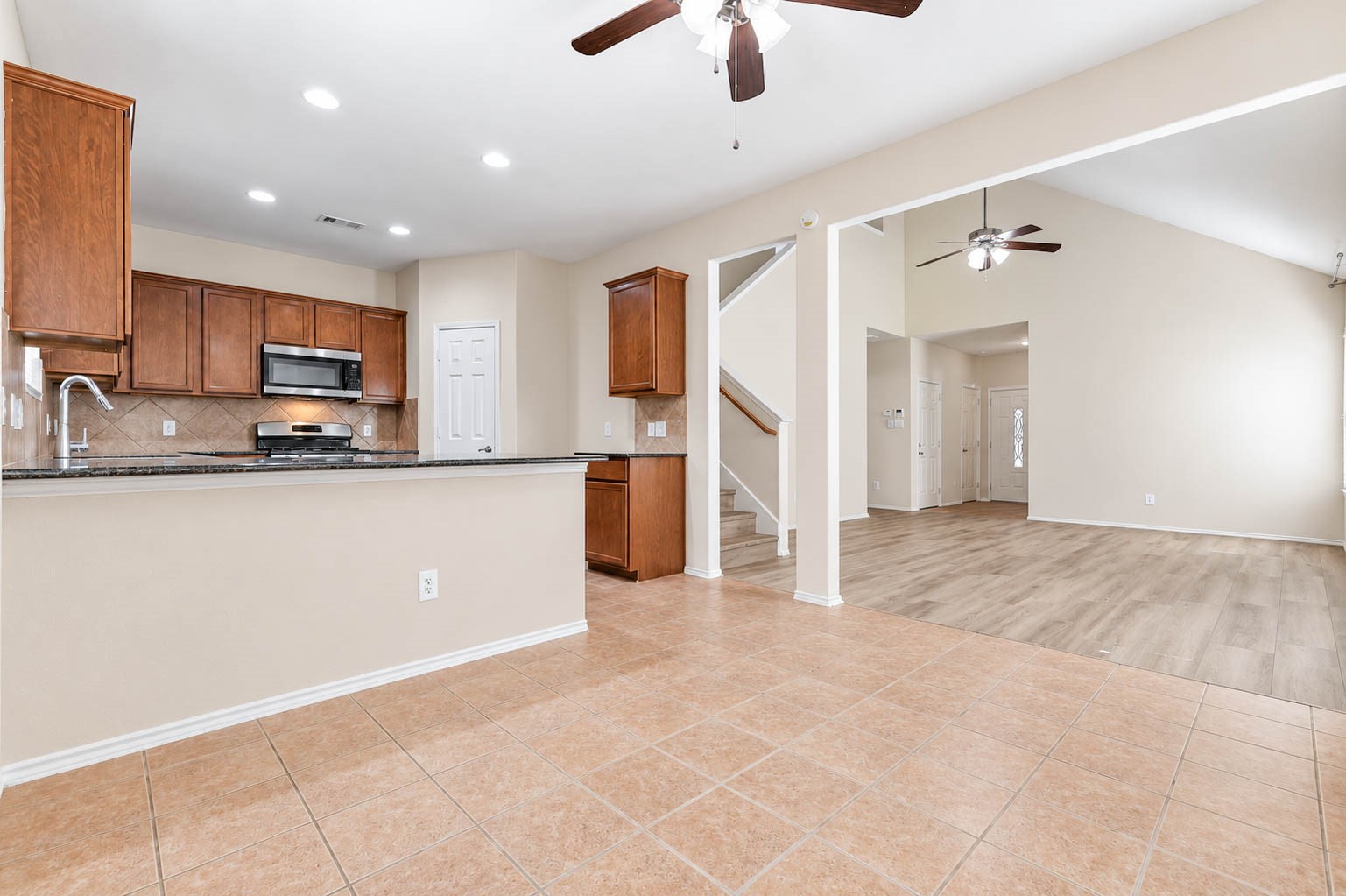 10311 Whisper Bluff Drive Property Photo 5