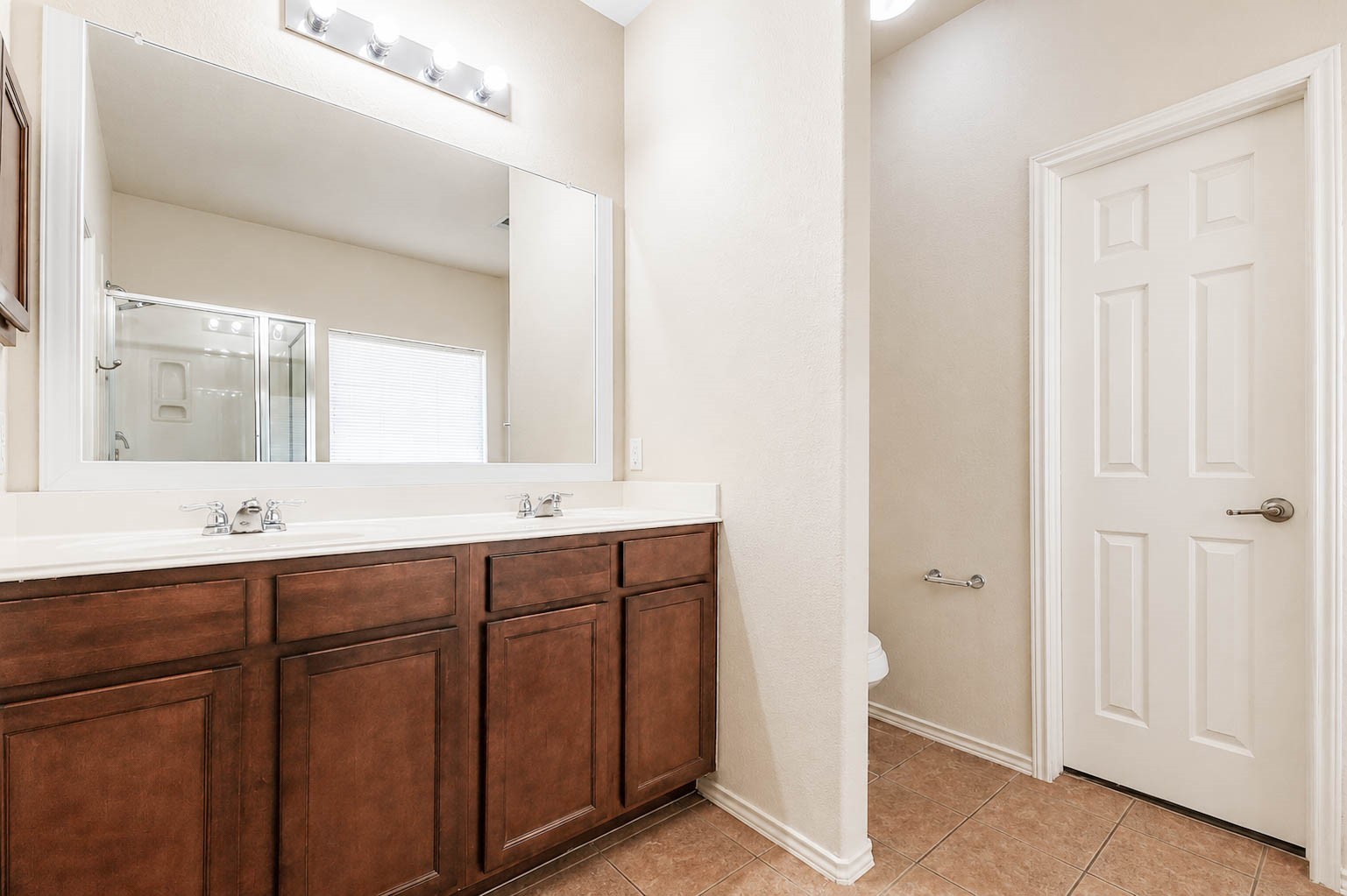 10311 Whisper Bluff Drive Property Photo 8