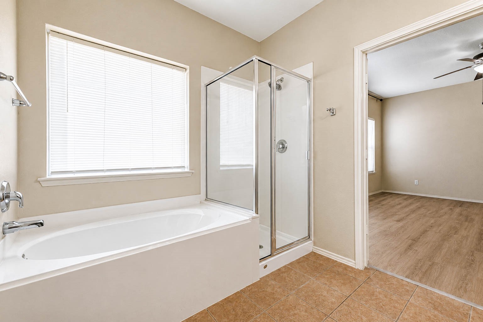 10311 Whisper Bluff Drive Property Photo 9