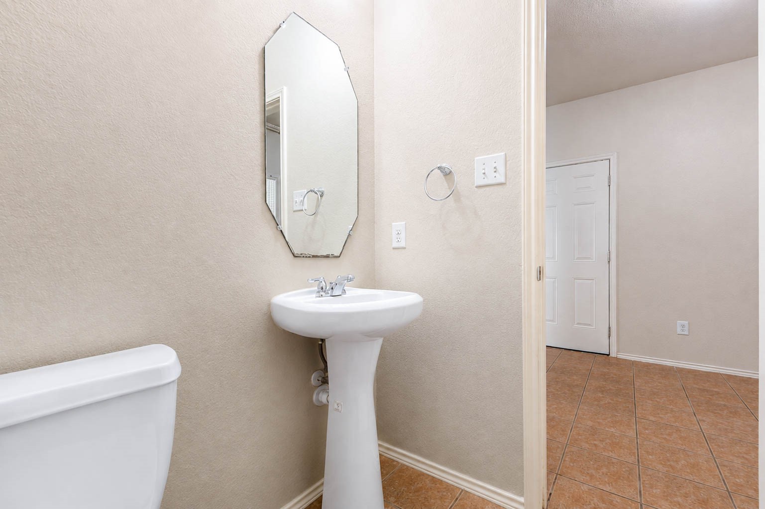 10311 Whisper Bluff Drive Property Photo 13