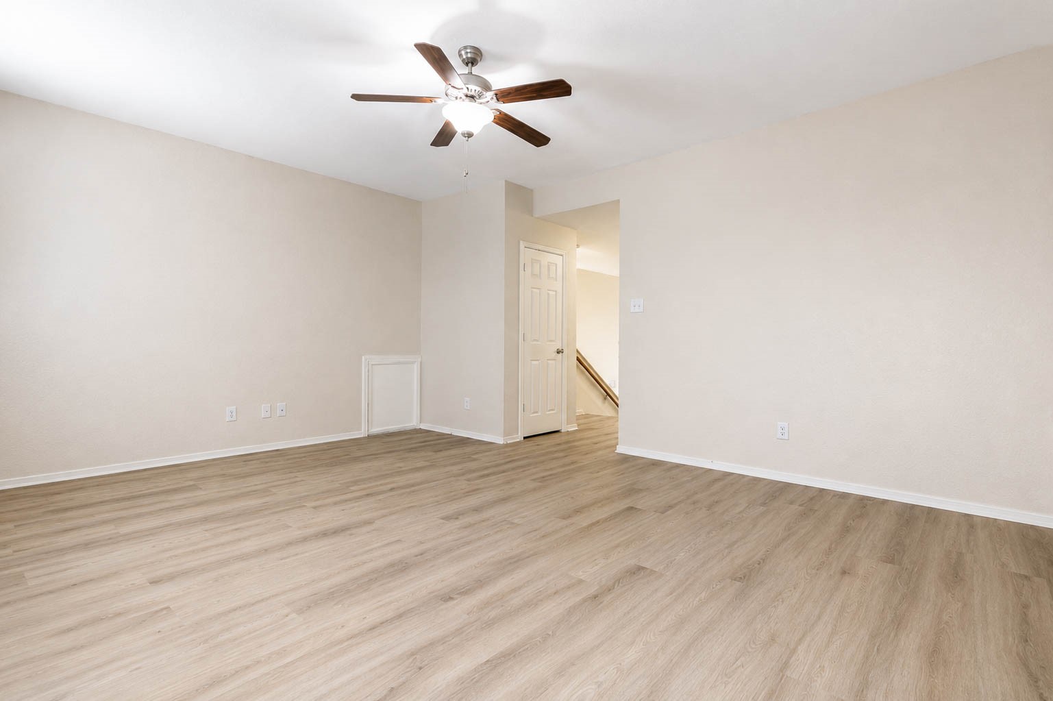 10311 Whisper Bluff Drive Property Photo 14