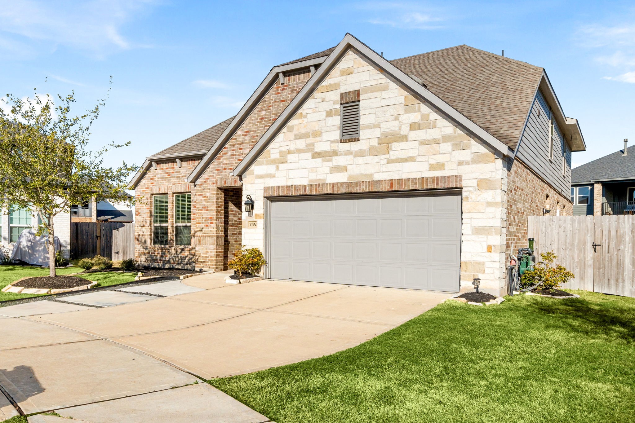 7702 Kenora Way Property Photo 3