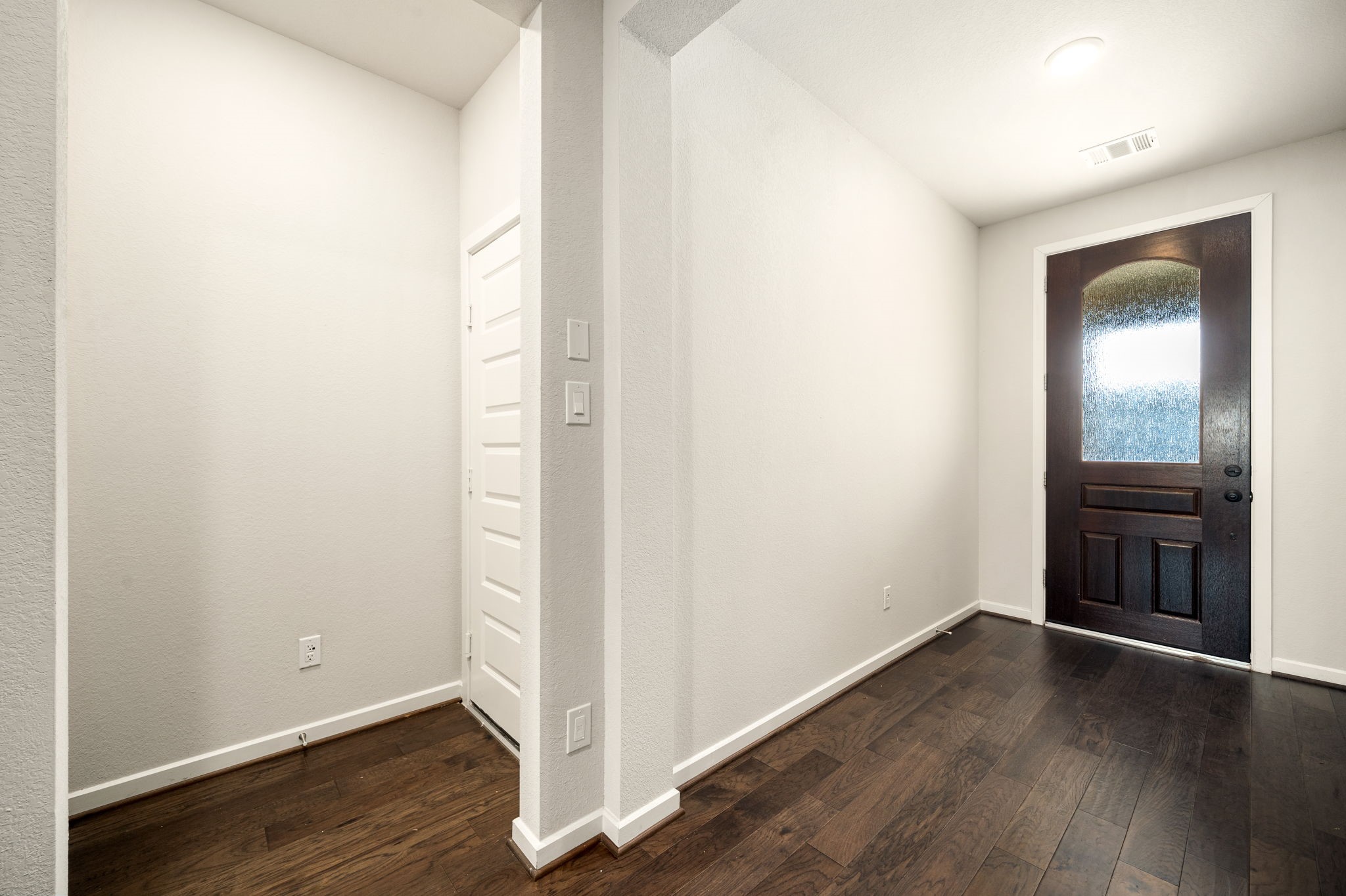 7702 Kenora Way Property Photo 6