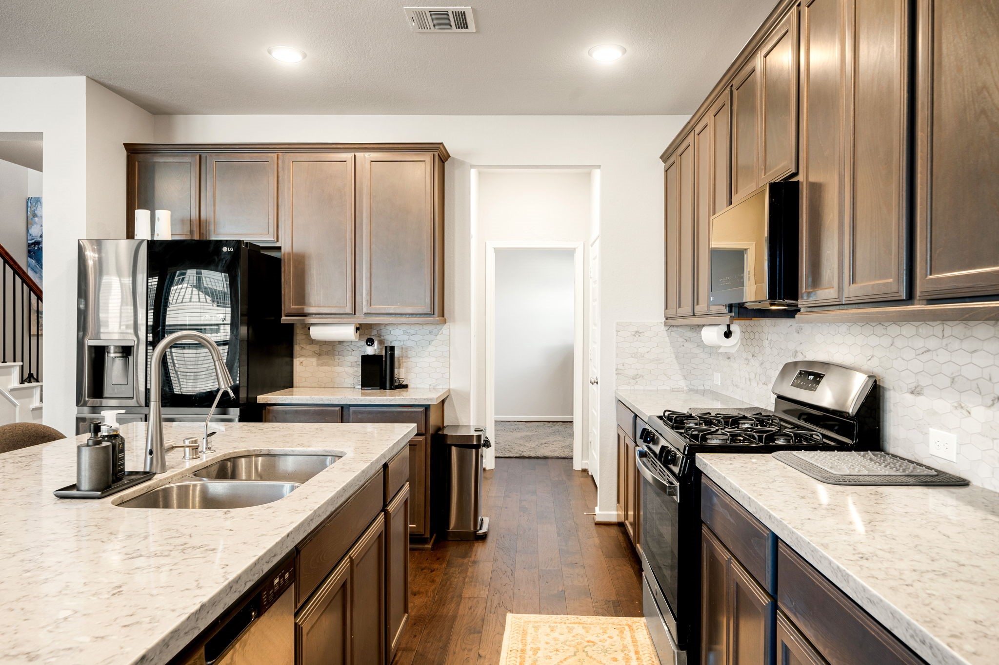 7702 Kenora Way Property Photo 14