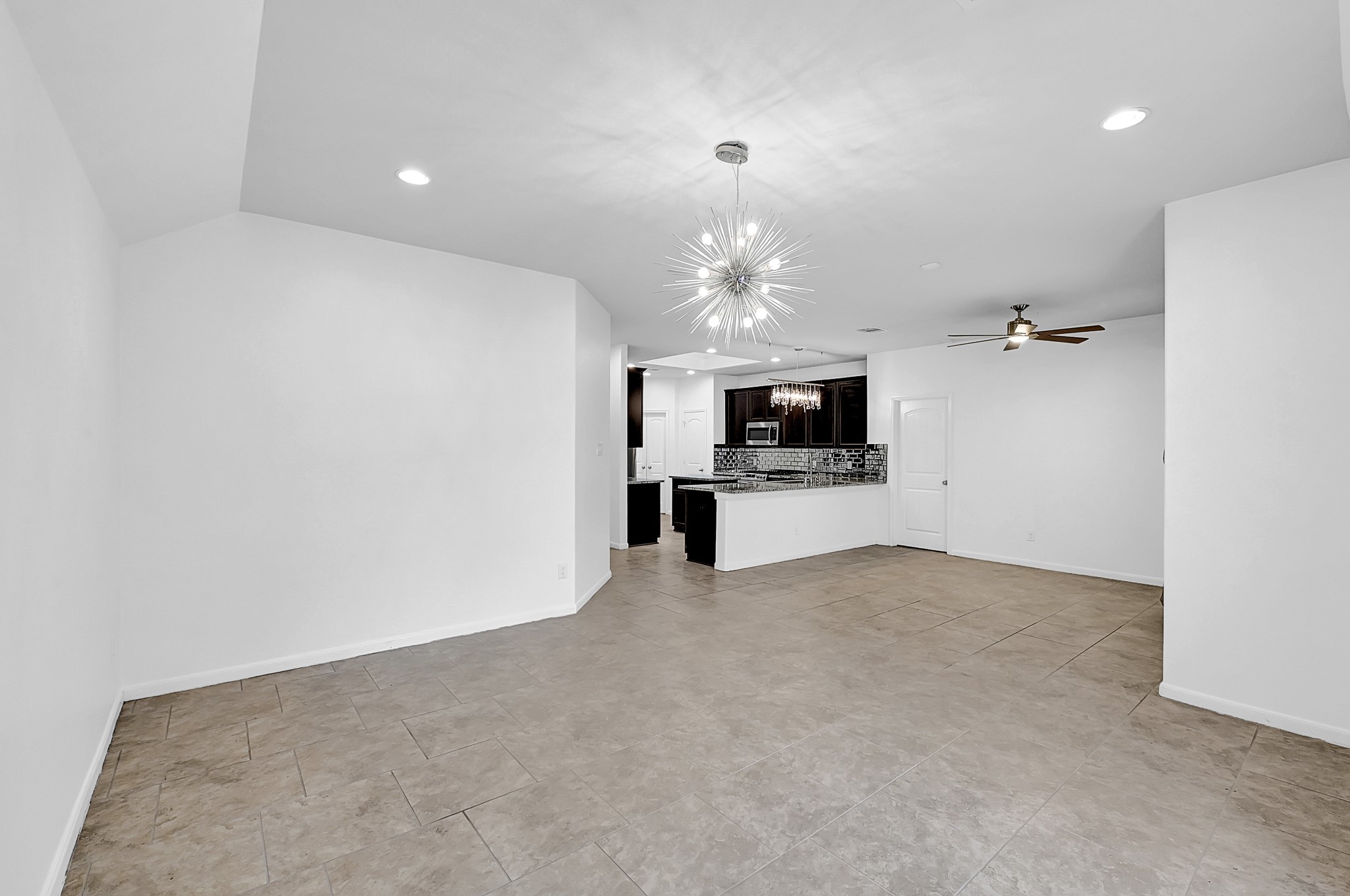 12402 Lake Portal Drive Property Photo 11