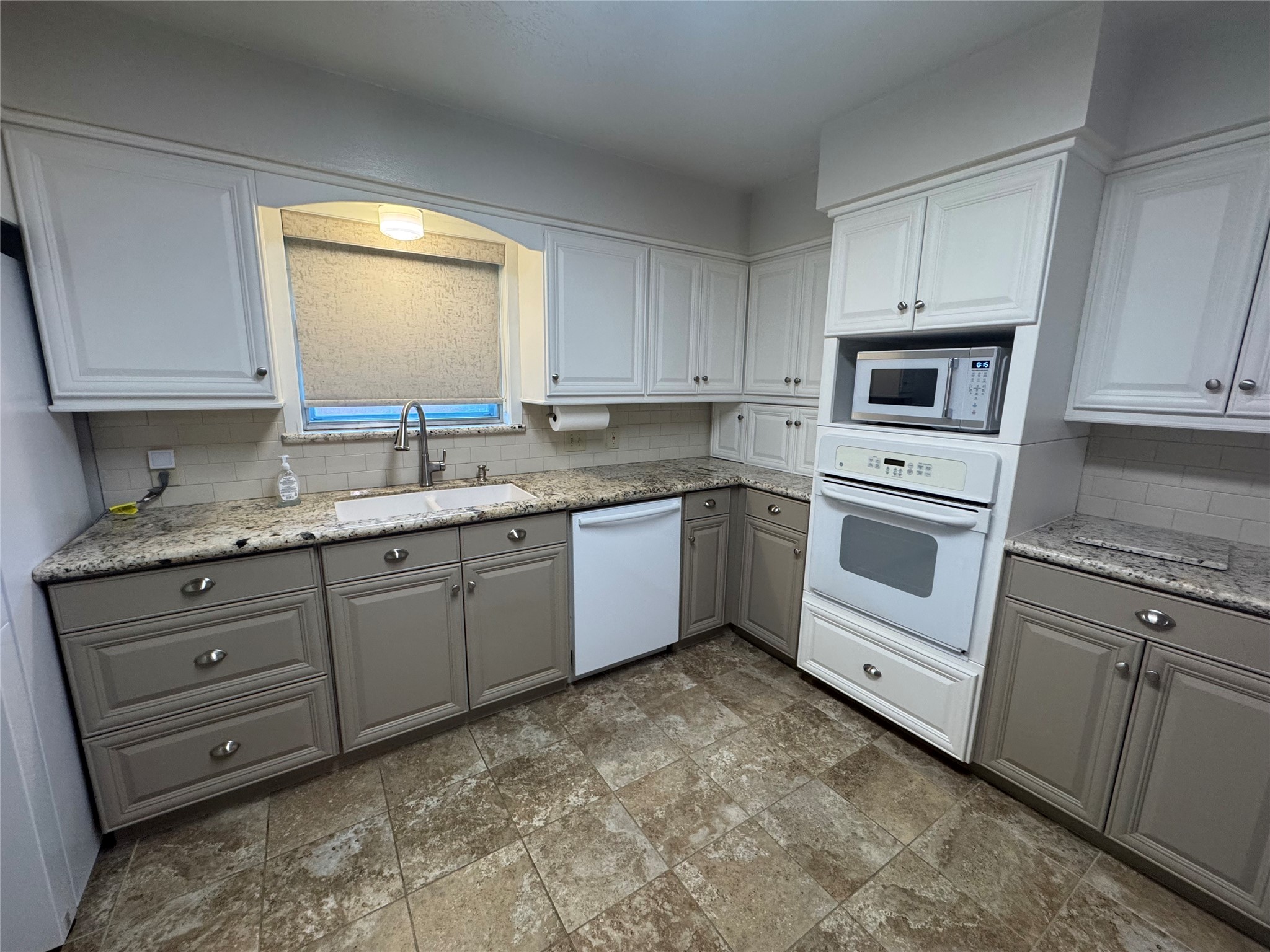 2611 Prairie Avenue Property Photo 13