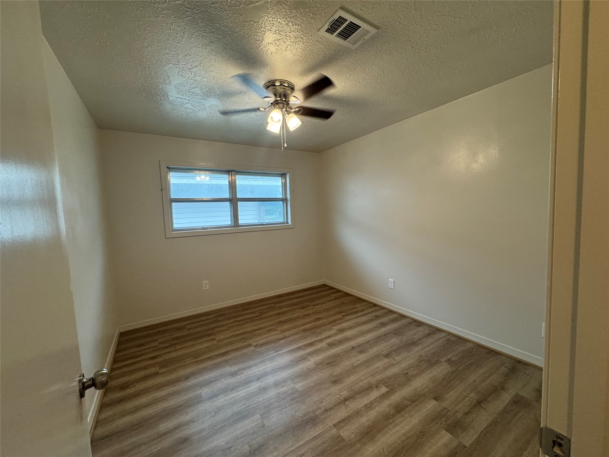 2611 Prairie Avenue Property Photo 18