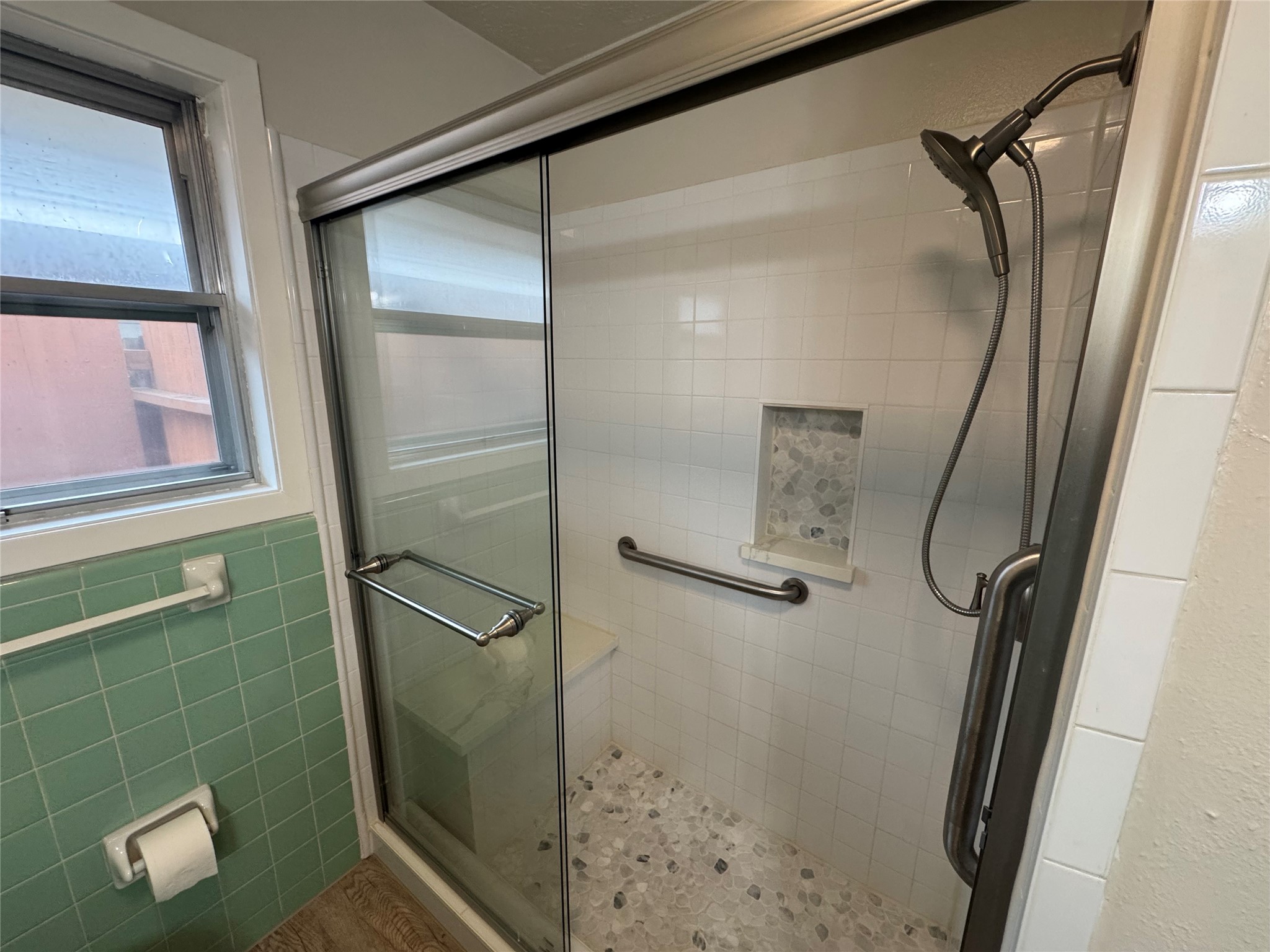 2611 Prairie Avenue Property Photo 21