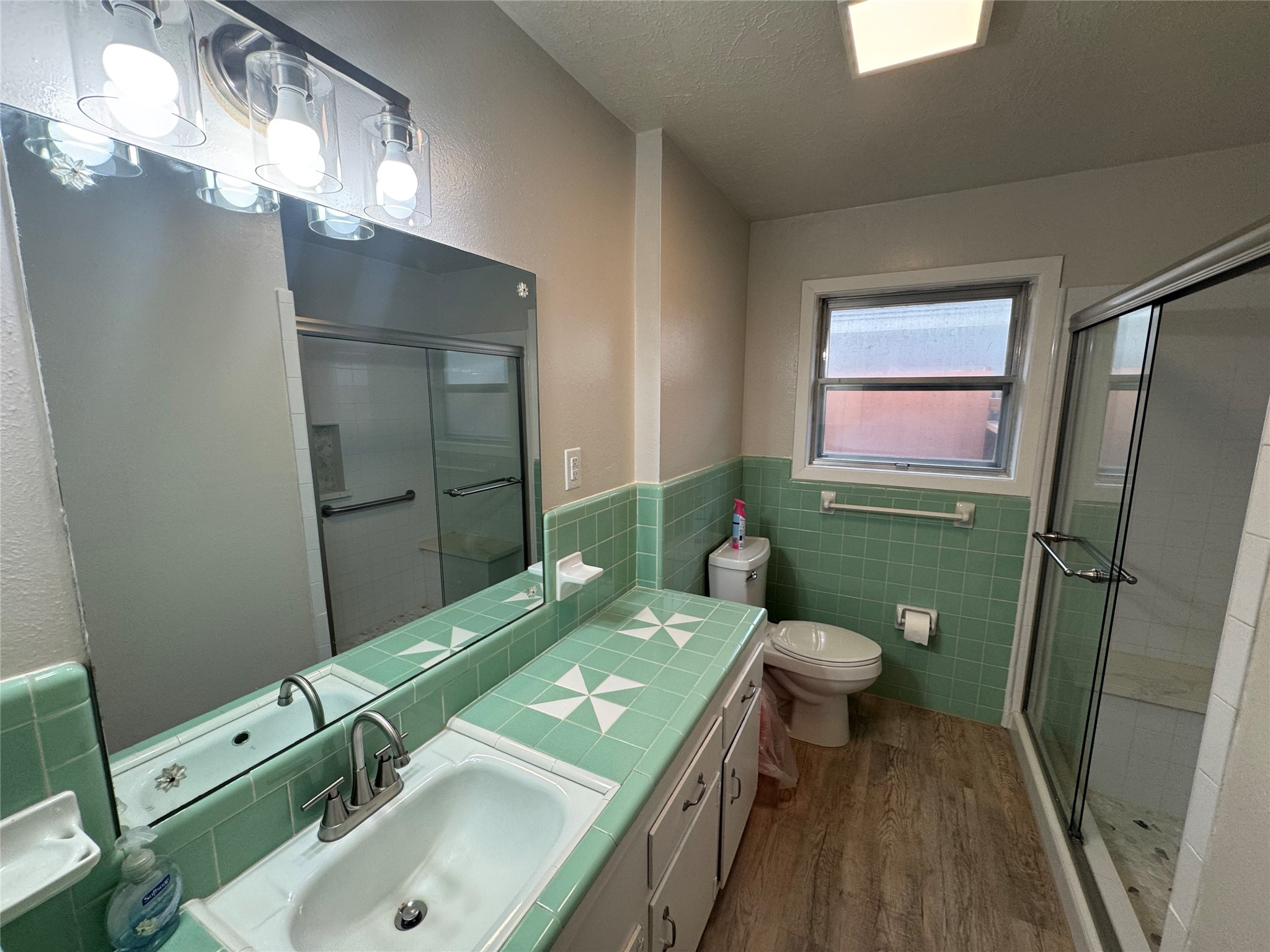 2611 Prairie Avenue Property Photo 23