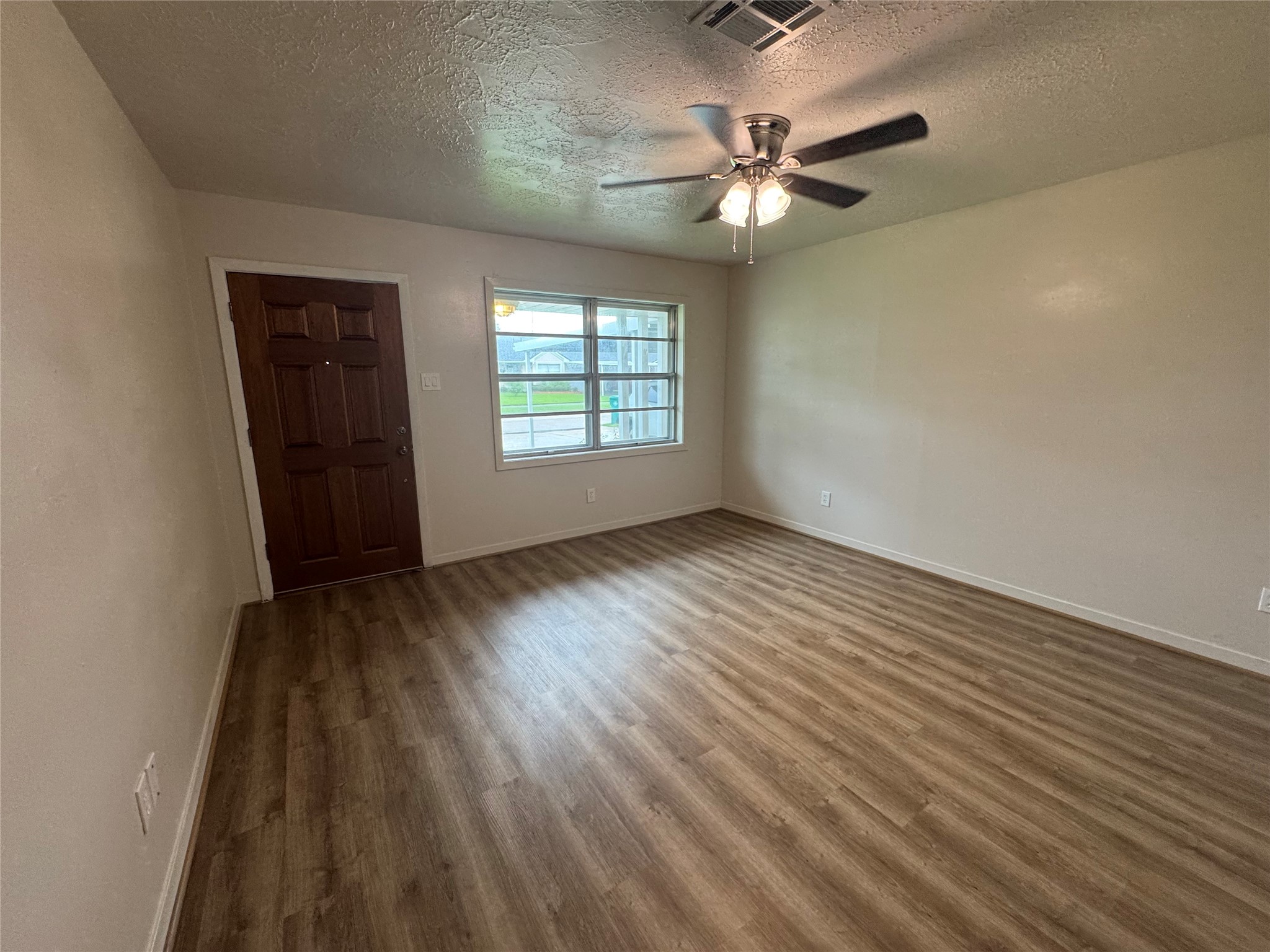 2611 Prairie Avenue Property Photo 26