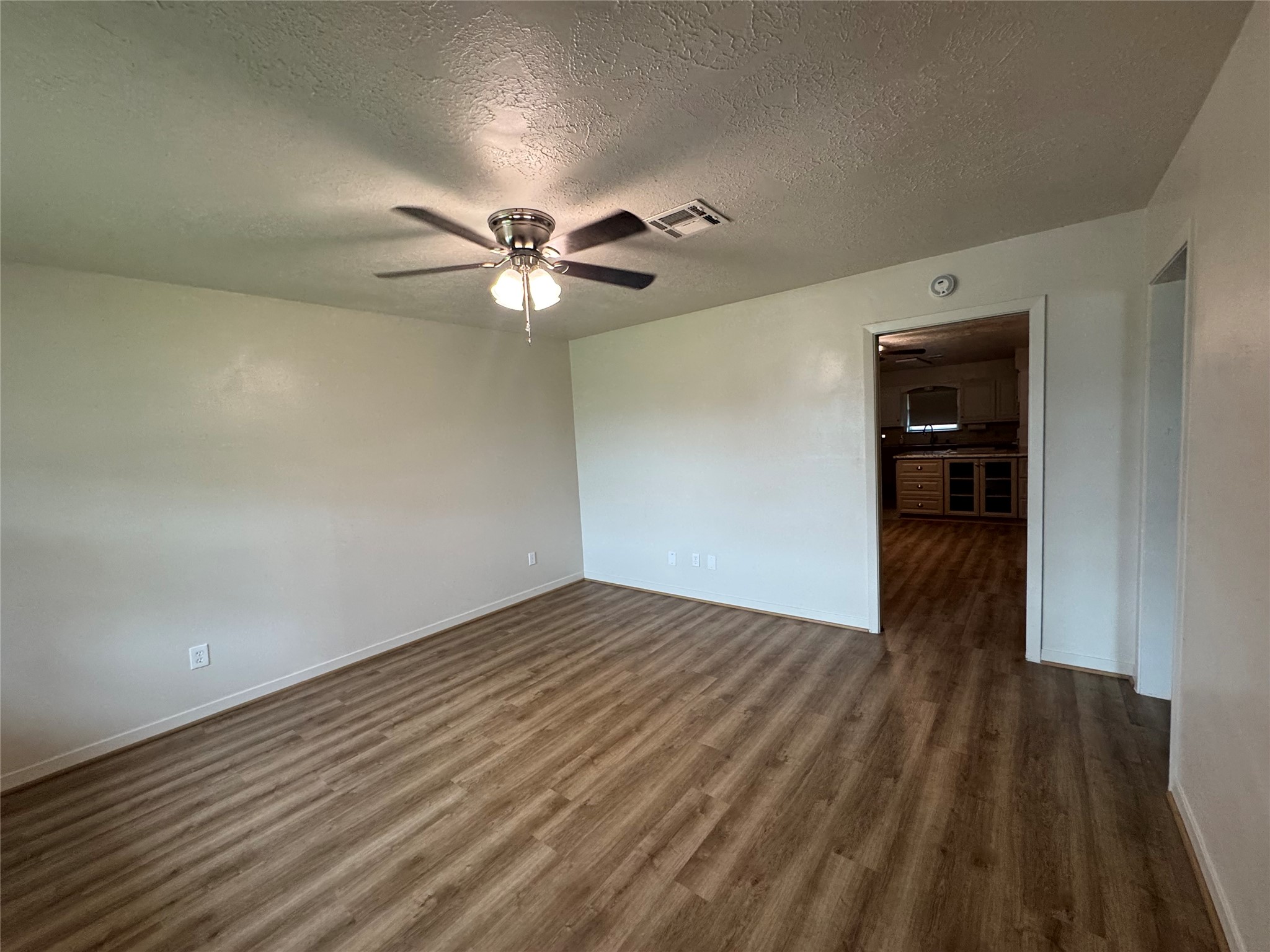 2611 Prairie Avenue Property Photo 27
