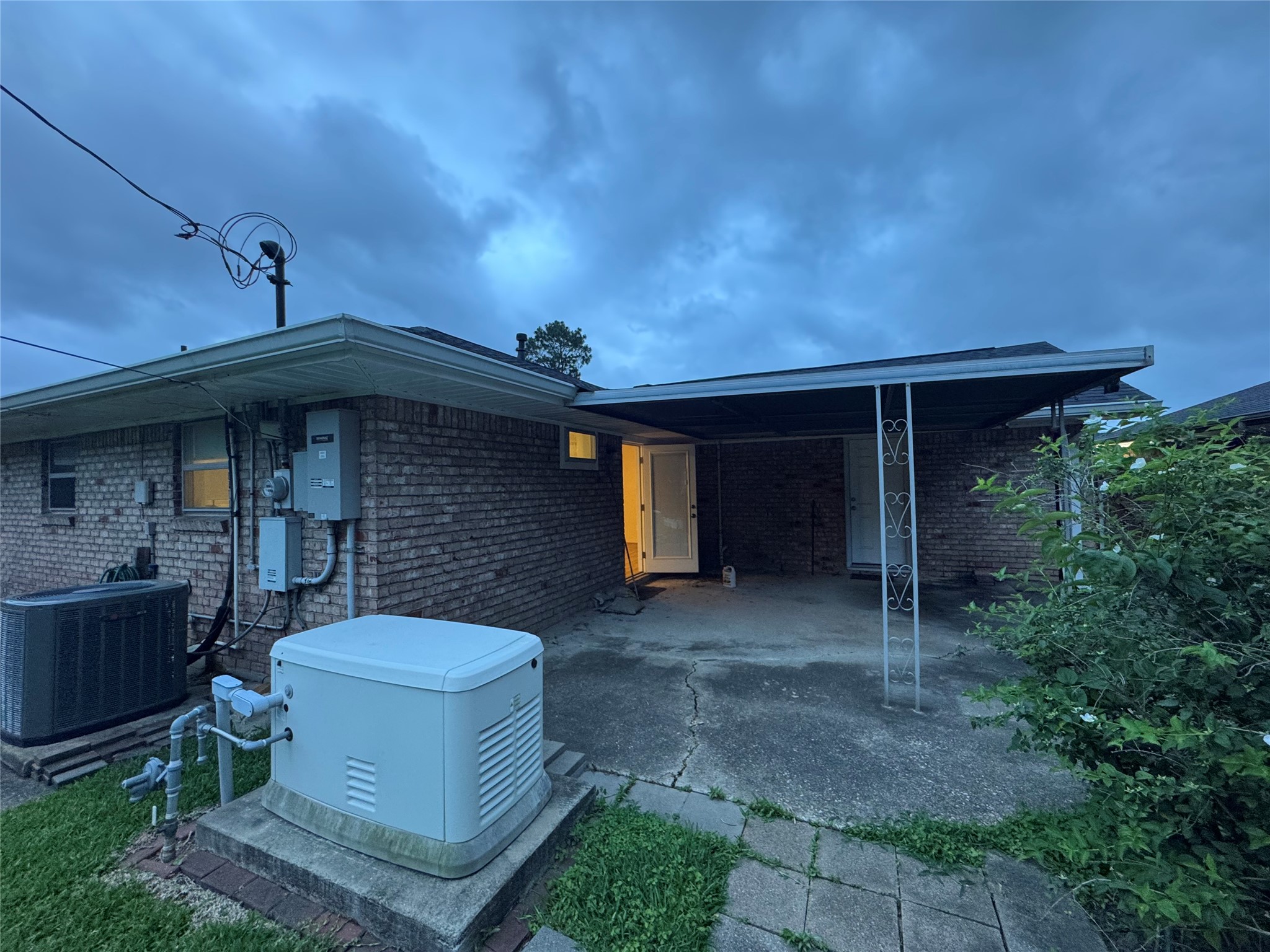 2611 Prairie Avenue Property Photo 33