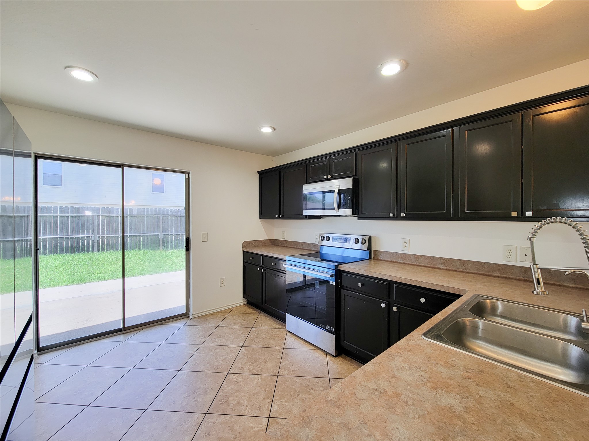 21382 Beacon Springs Lane Property Photo 4