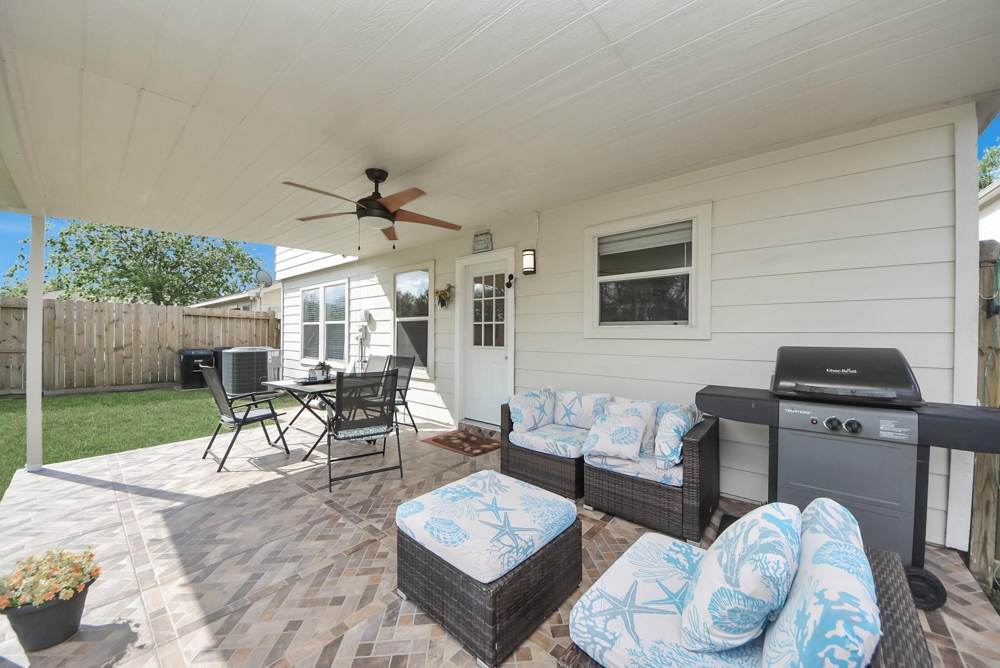 17006 Kemble Creek Drive Property Photo 4