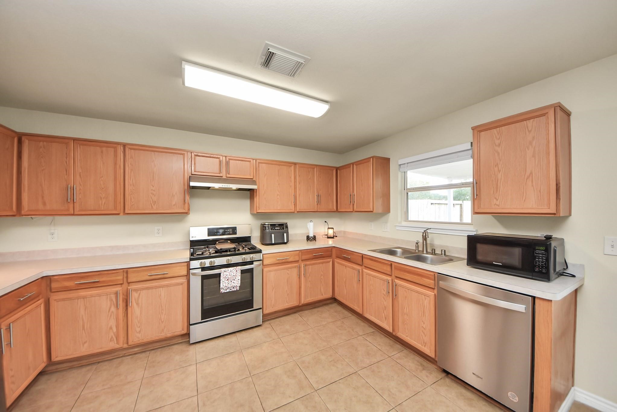 17006 Kemble Creek Drive Property Photo 17