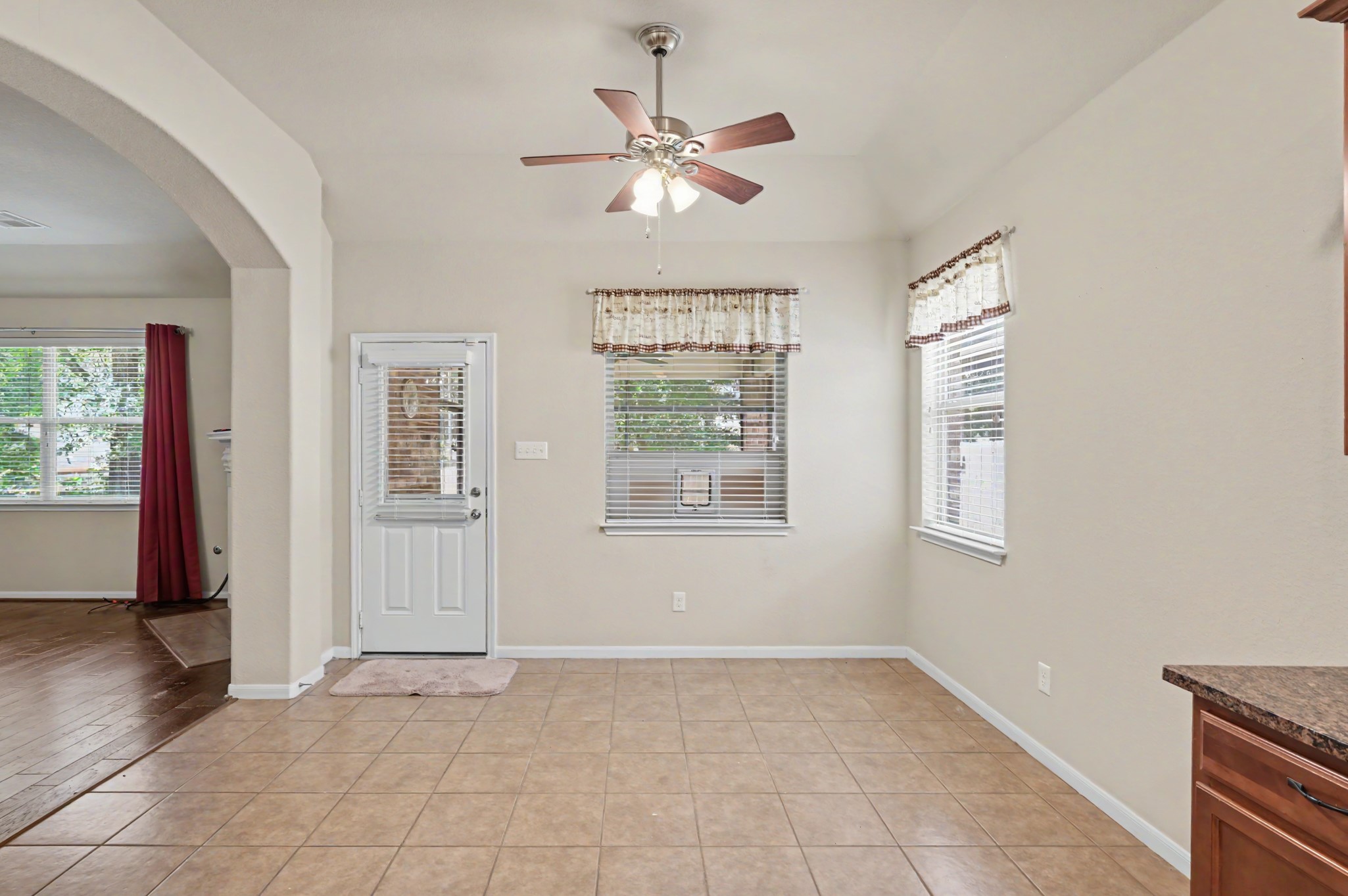 1912 Hill Manor Drive Property Photo 13