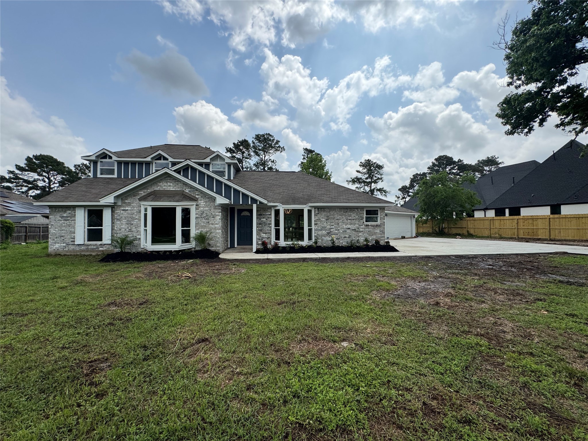 26010 Le Berge Drive Property Photo 3