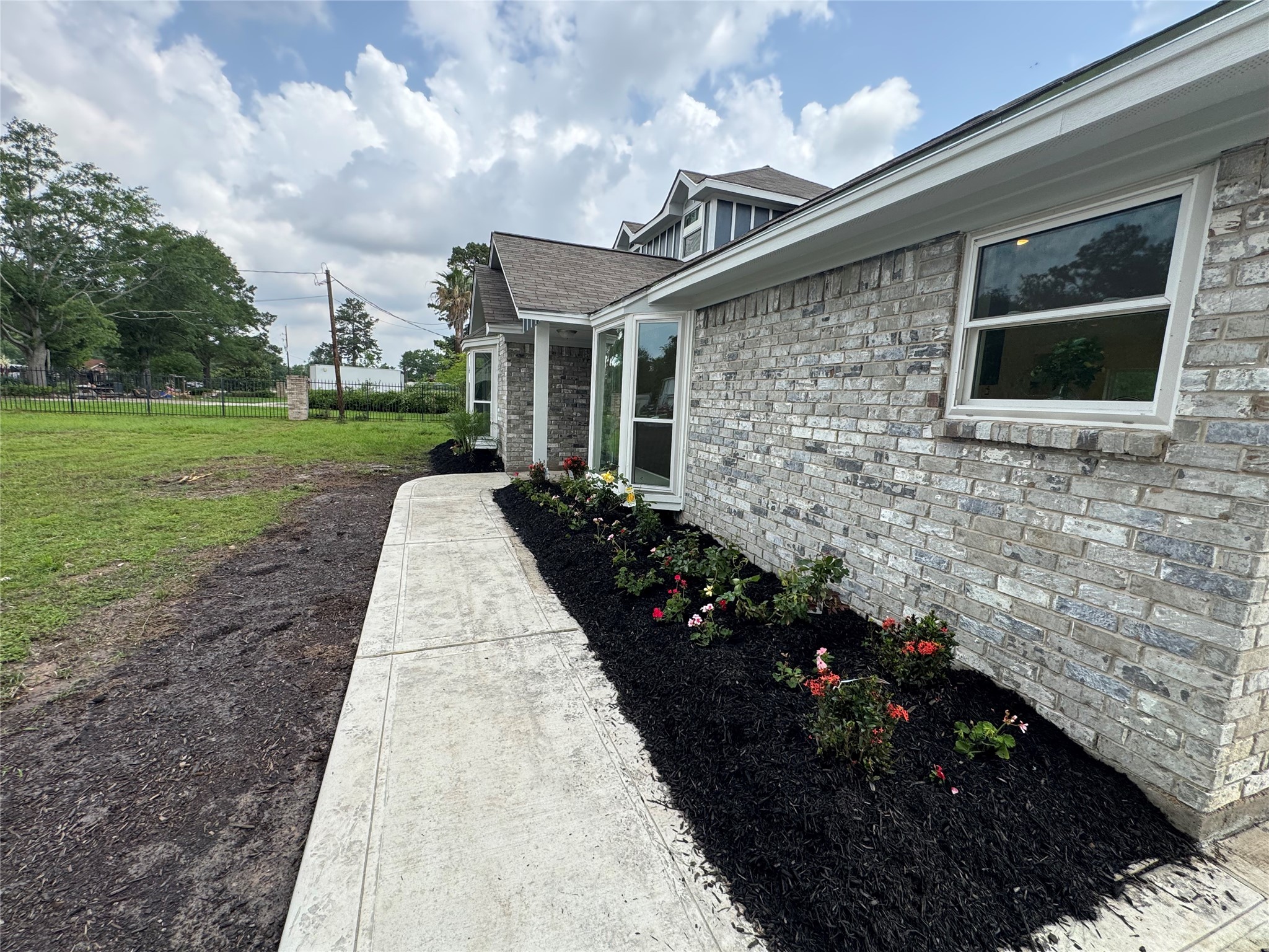 26010 Le Berge Drive Property Photo 5