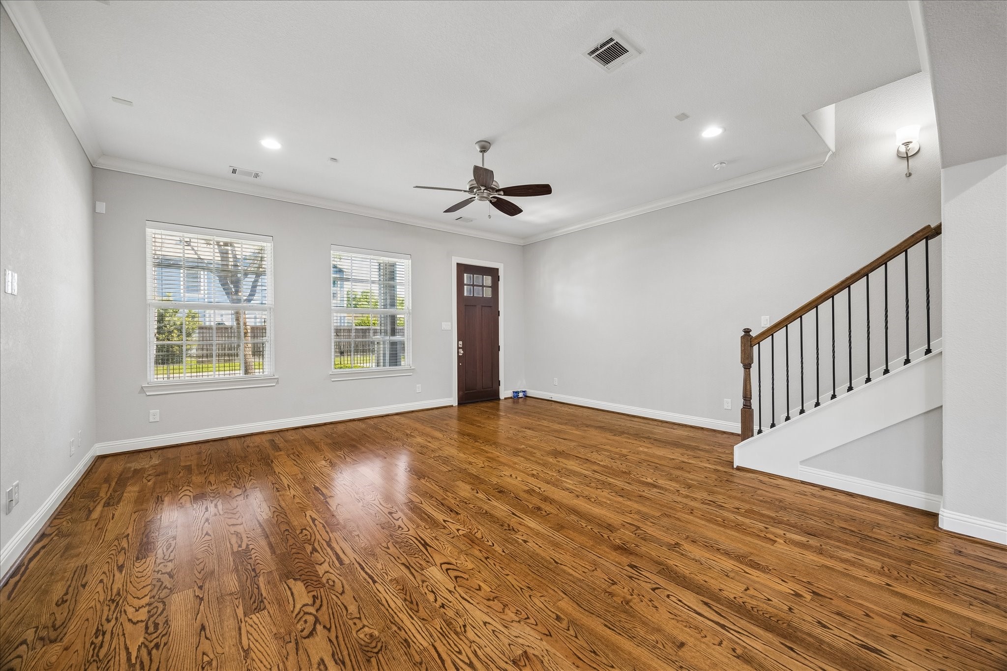 1118 E 24th Street Property Photo 4