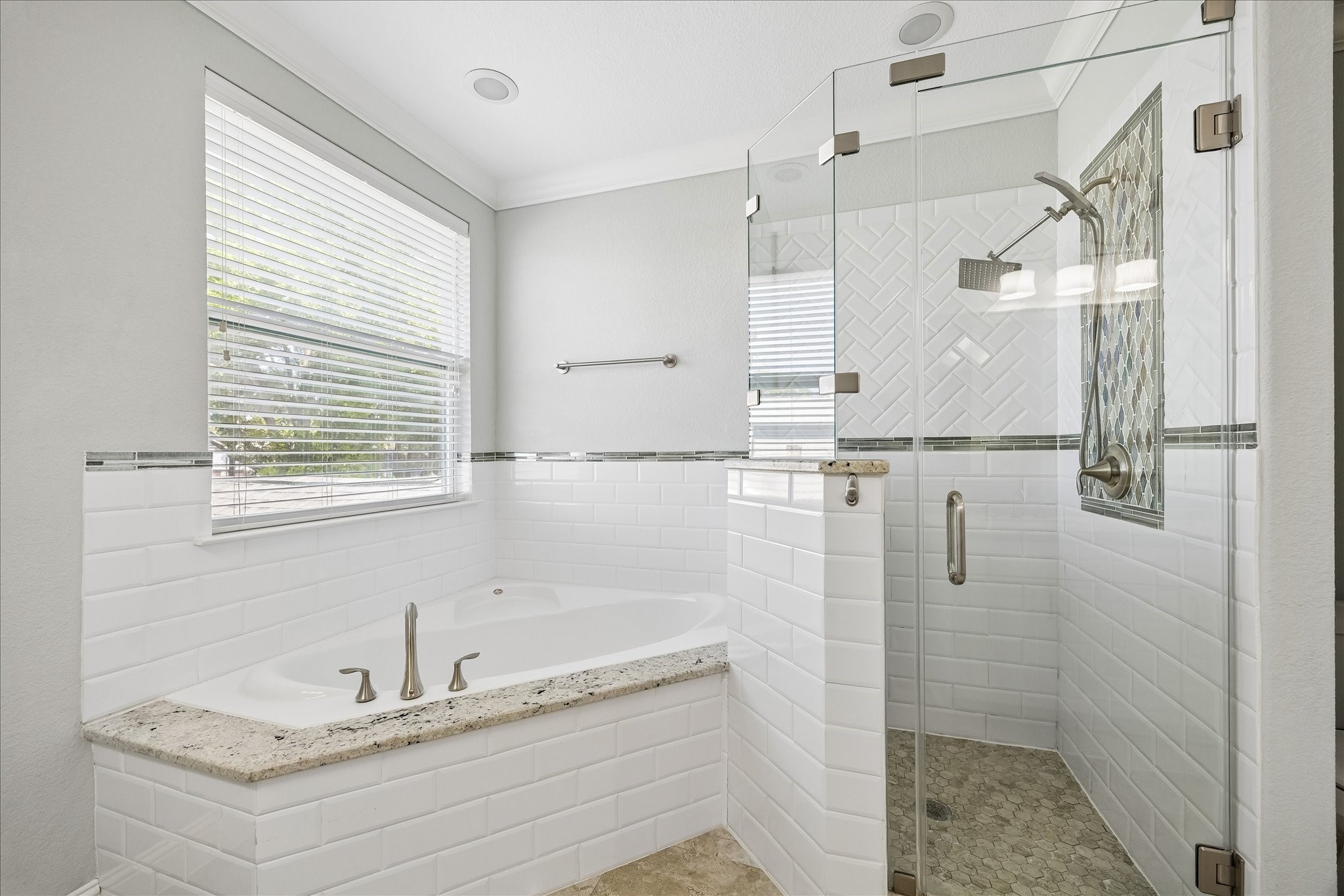 1118 E 24th Street Property Photo 12