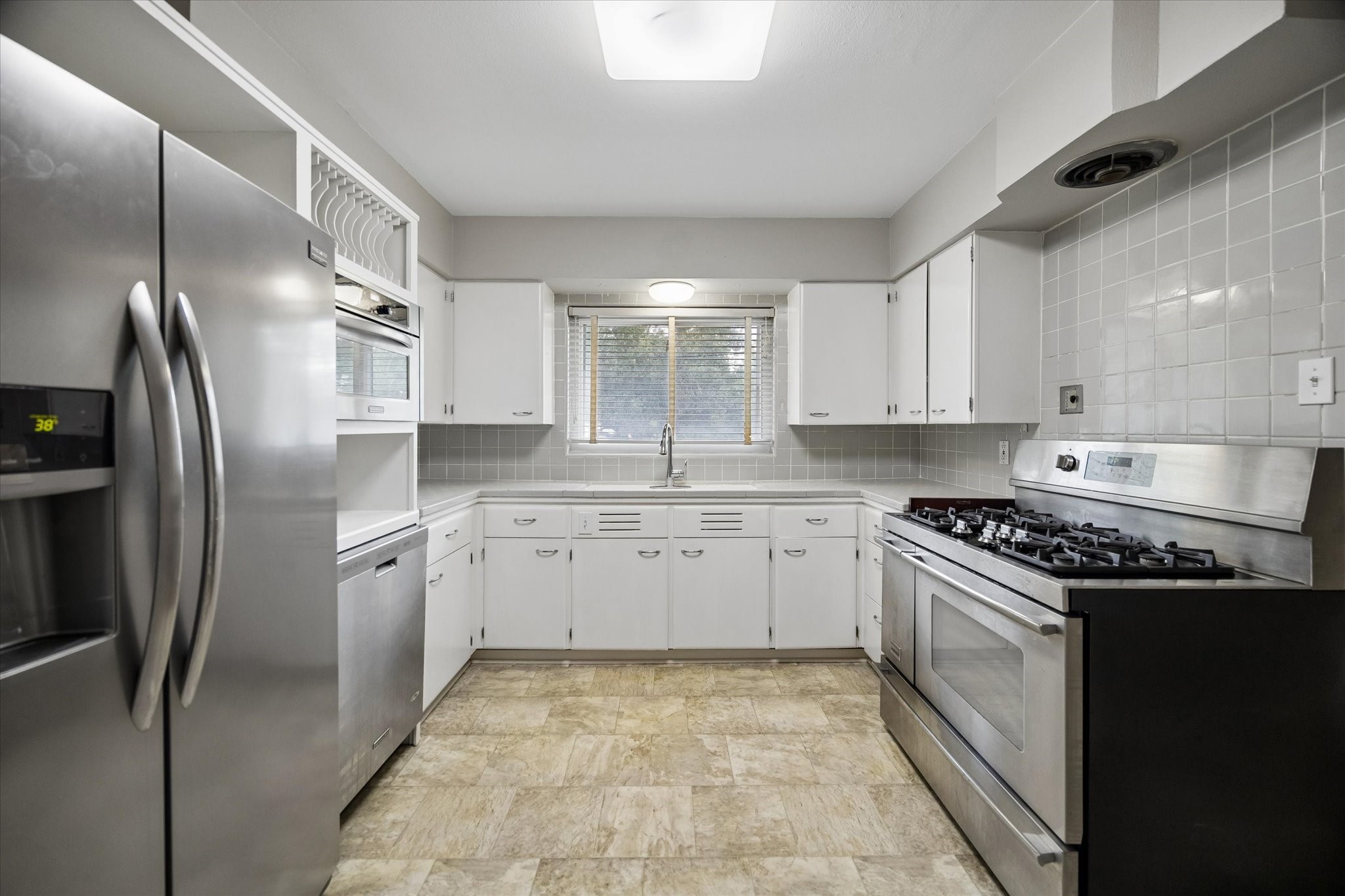 2327 Swift Boulevard Property Photo 12