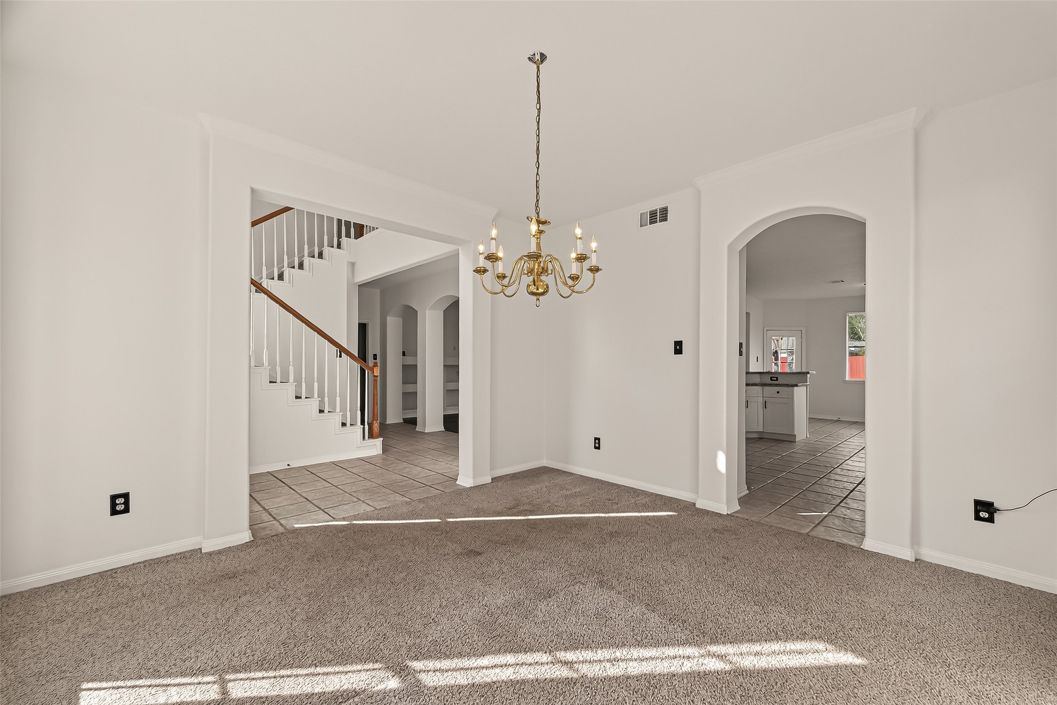 3804 Dunlavy Drive Property Photo 6