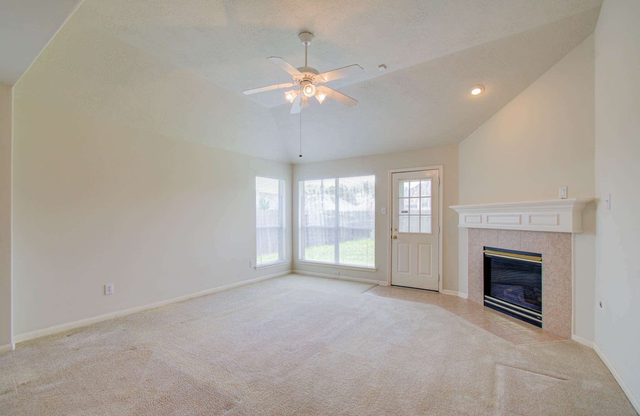 1519 Mustang Xing Property Photo 8