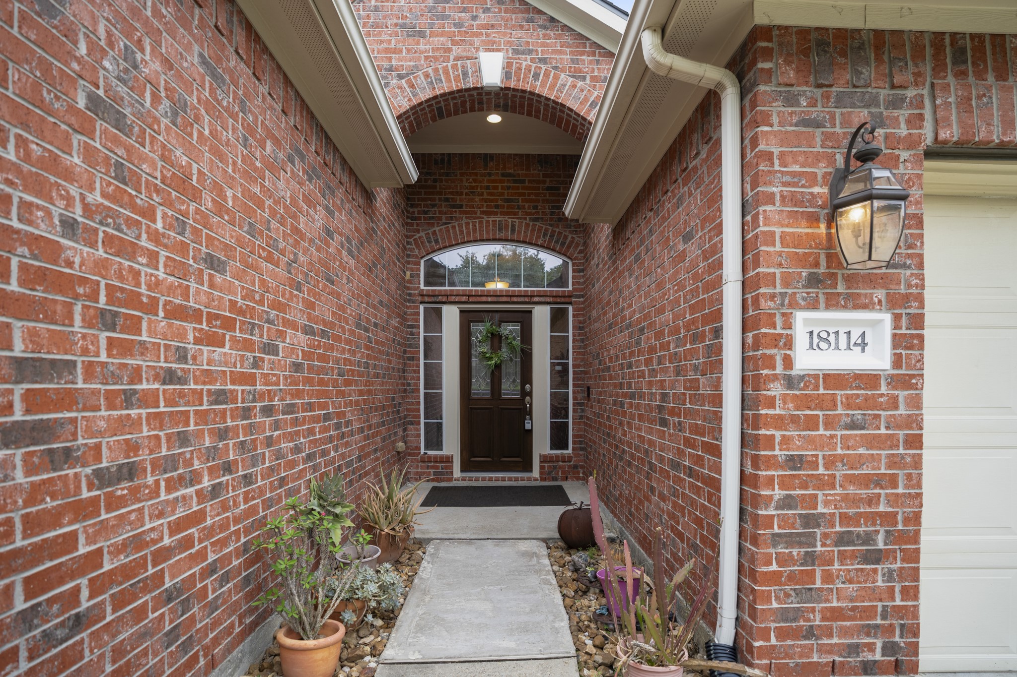 18114 Quarry Vale Drive Property Photo 7