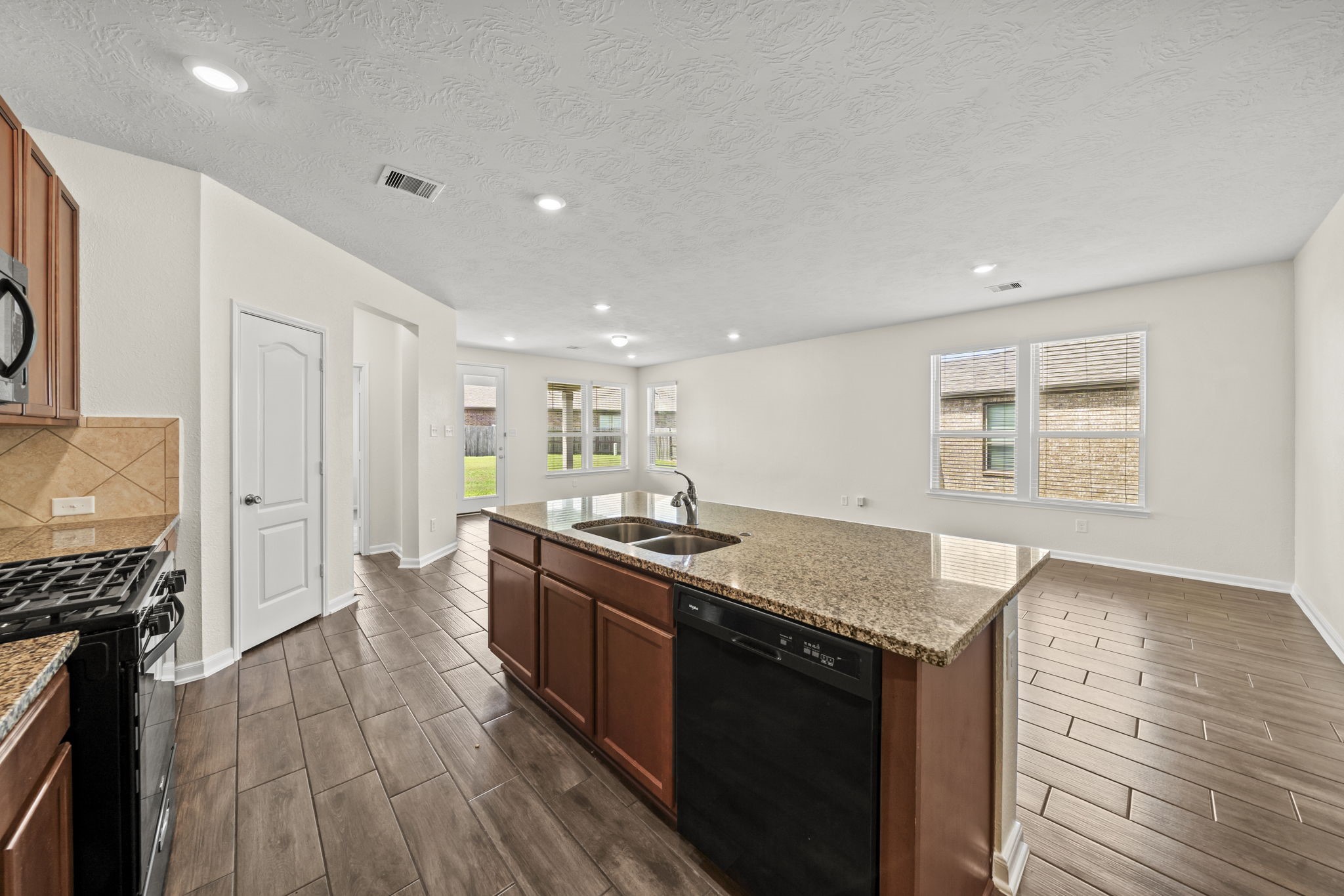 8908 Bear Mountain Court Property Photo 22