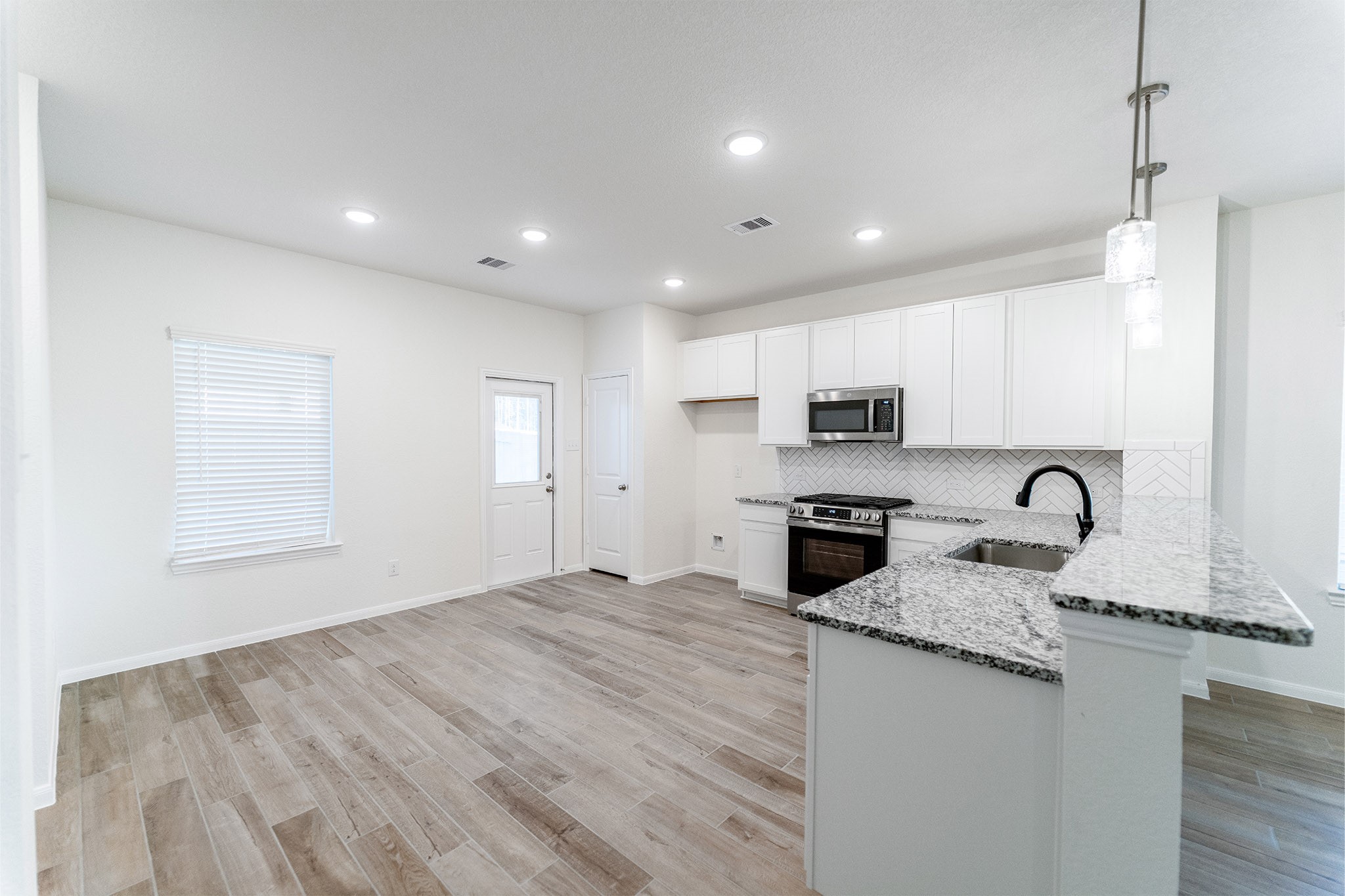 10638 Altitude Way Property Photo 12