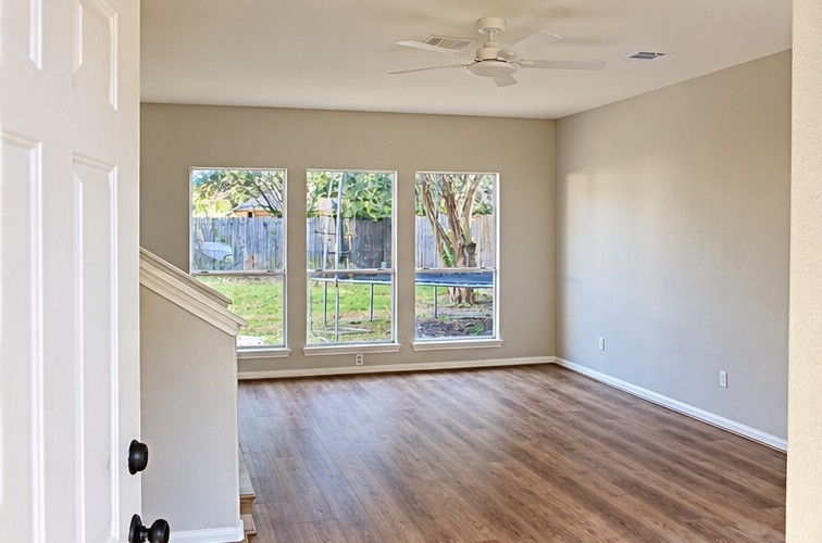 594 Sycamore Drive Property Photo 3