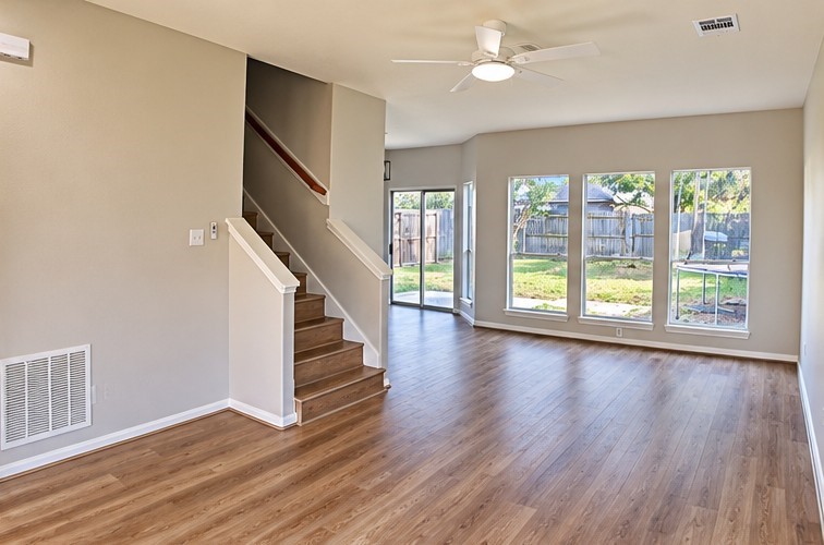594 Sycamore Drive Property Photo 4