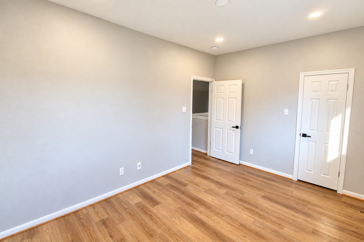 594 Sycamore Drive Property Photo 14