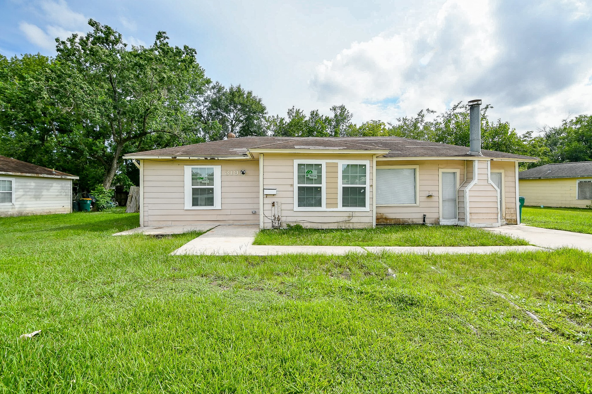 319 Rustic Drive Property Photo 1