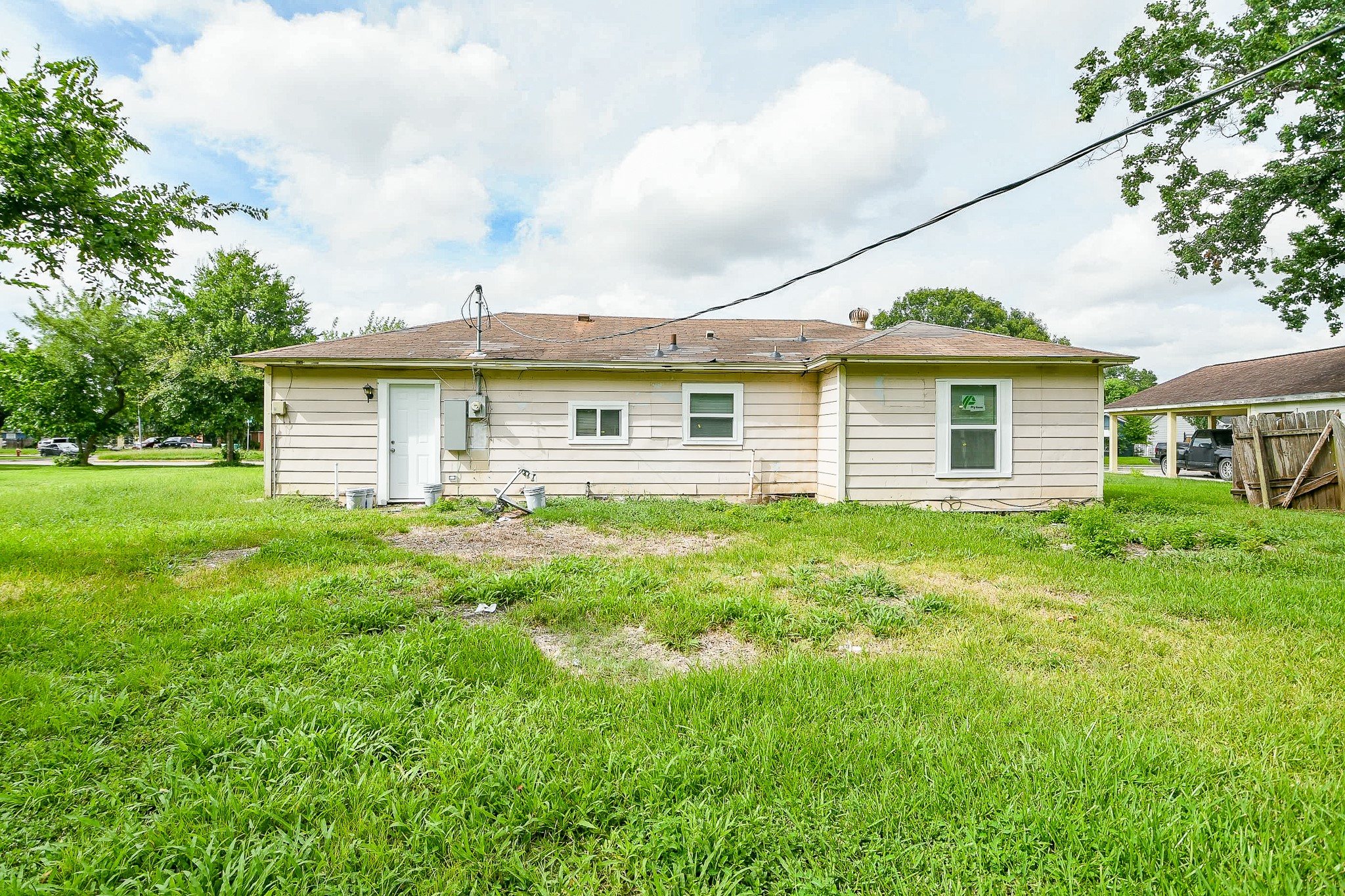 319 Rustic Drive Property Photo 4
