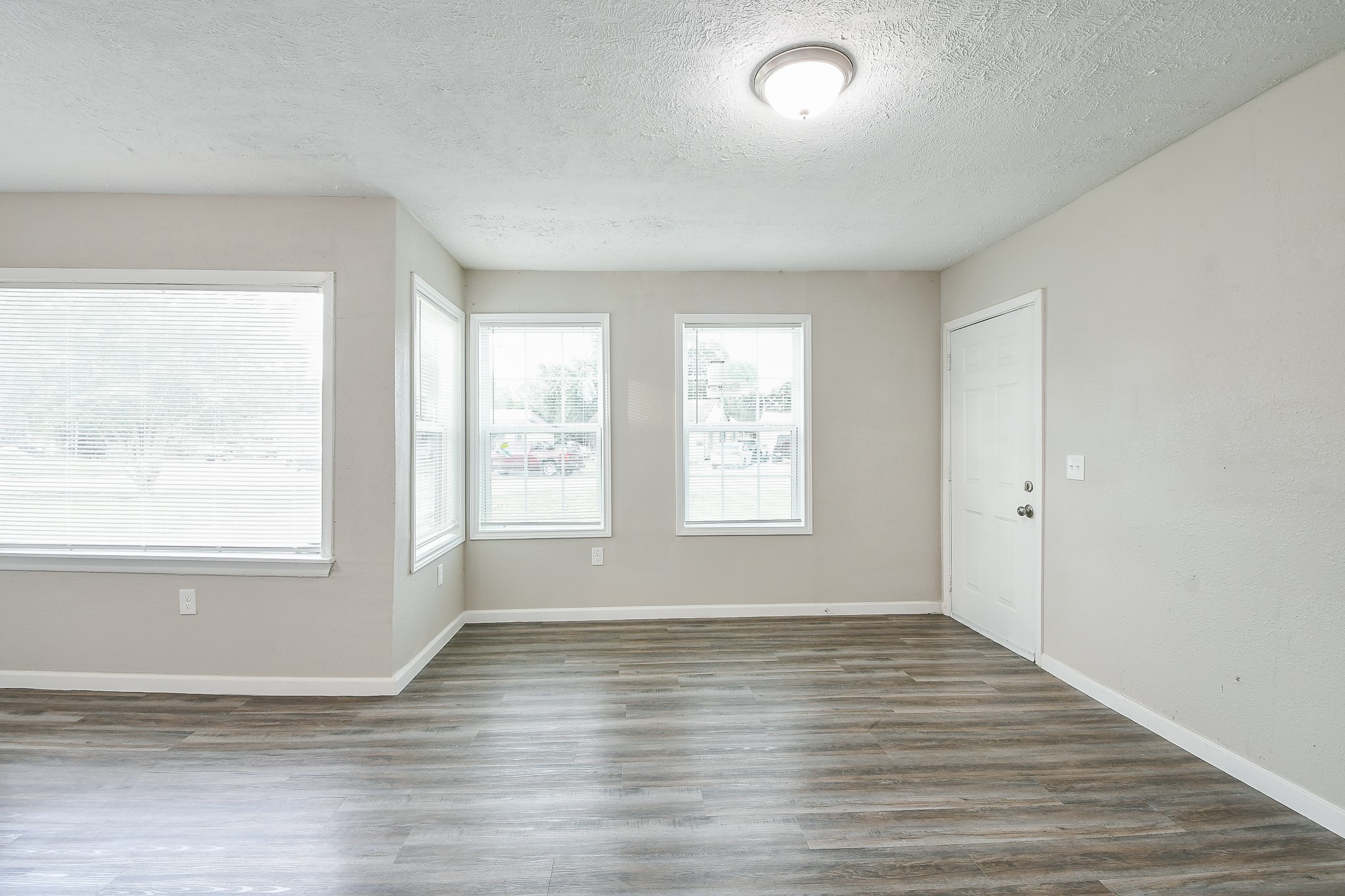 319 Rustic Drive Property Photo 8