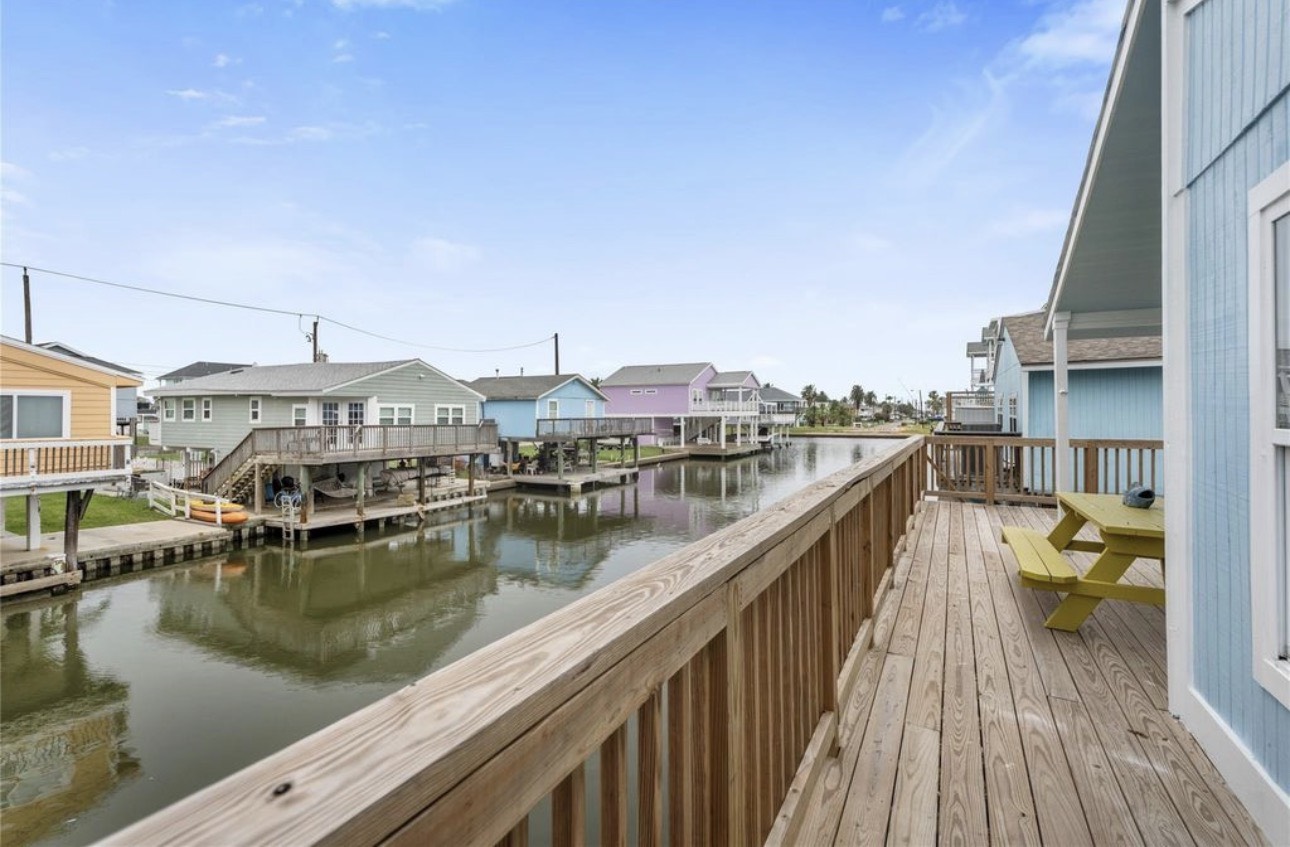 16710 Montego Way Property Photo 1