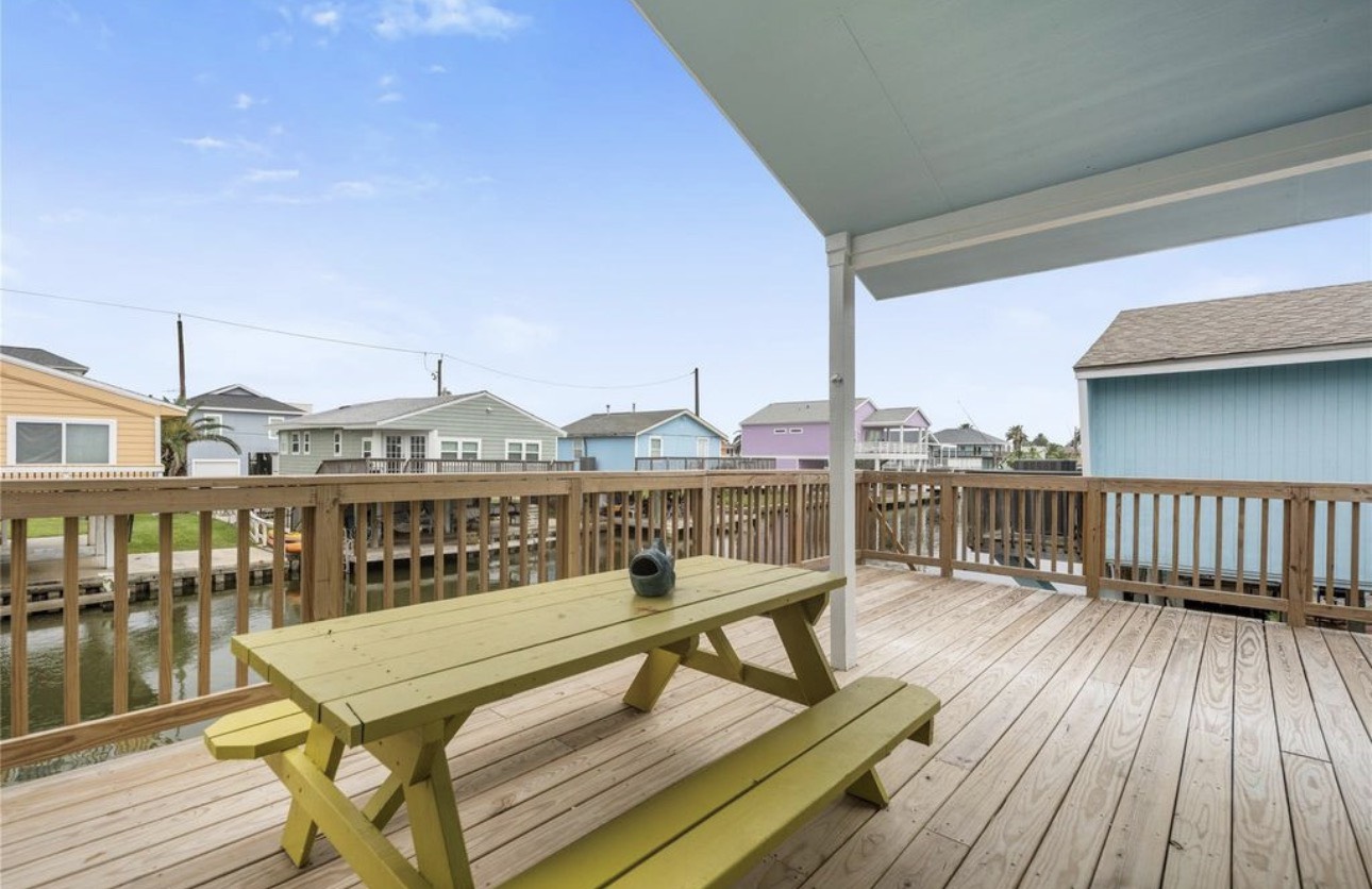 16710 Montego Way Property Photo 2