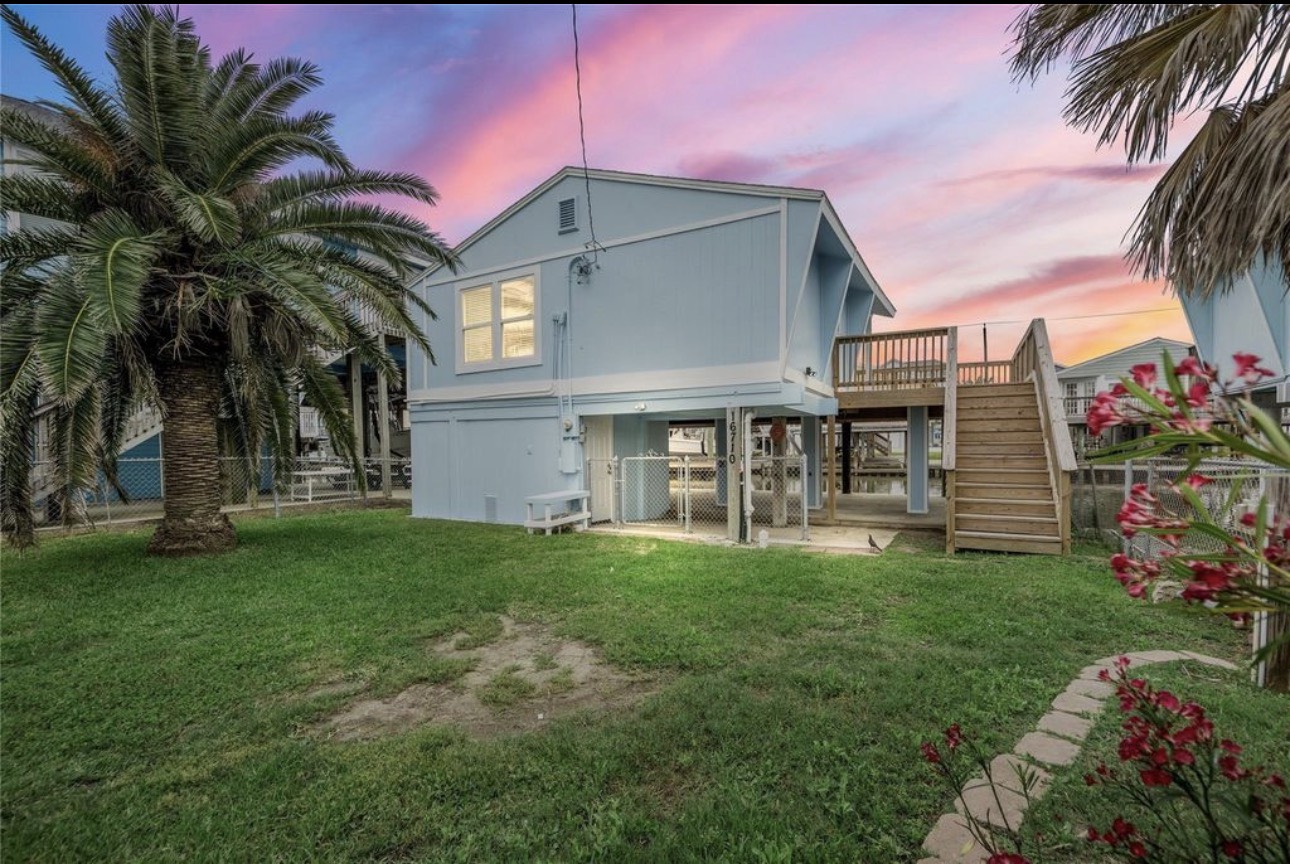 16710 Montego Way Property Photo 3