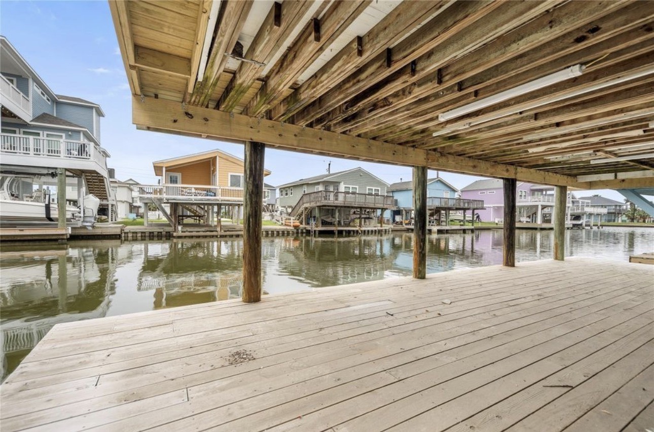 16710 Montego Way Property Photo 4